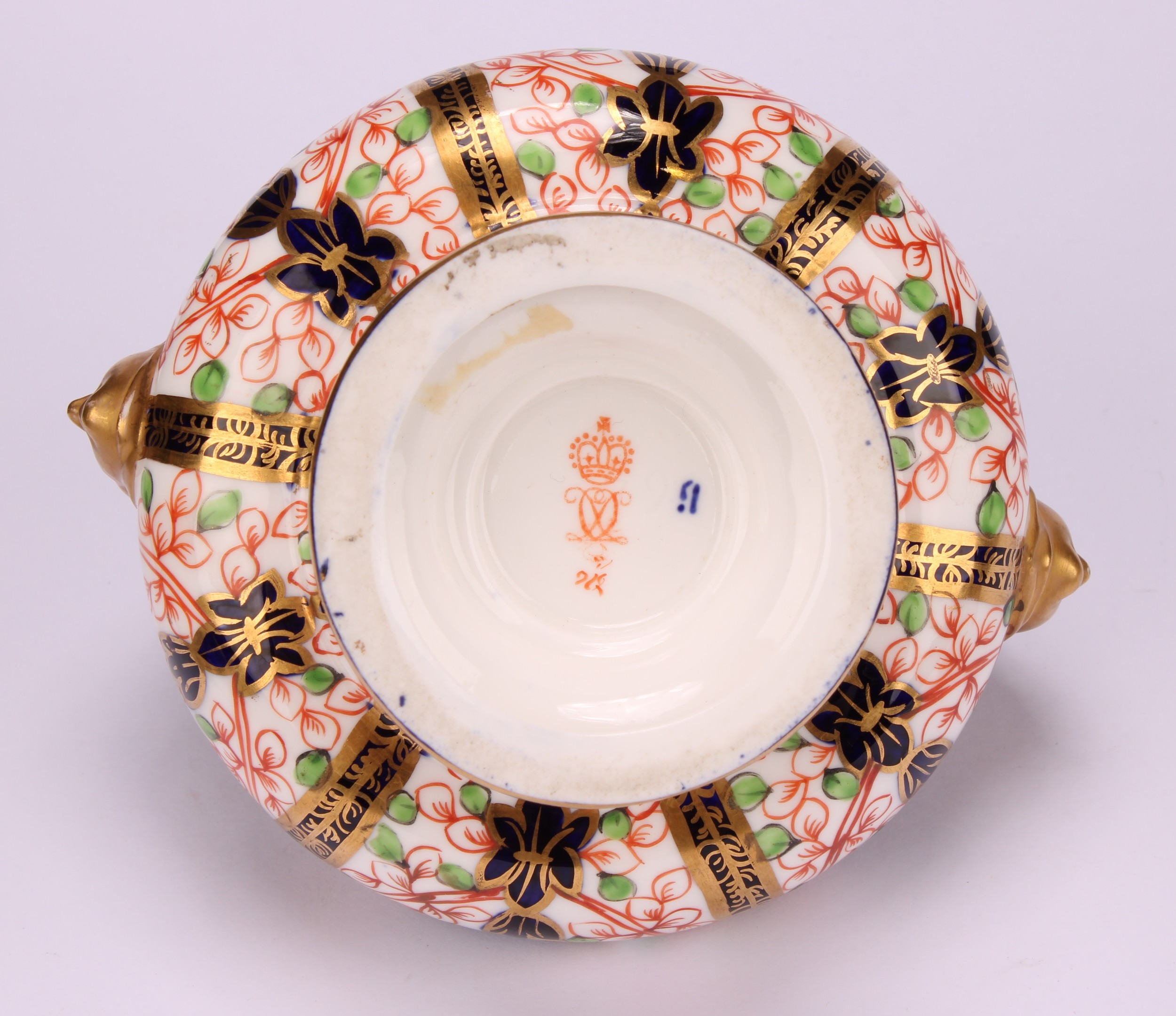 A Royal Crown Derby Imari pattern compressed ovoid two-handled pedestal vase, domed cover, scroll - Image 6 of 7