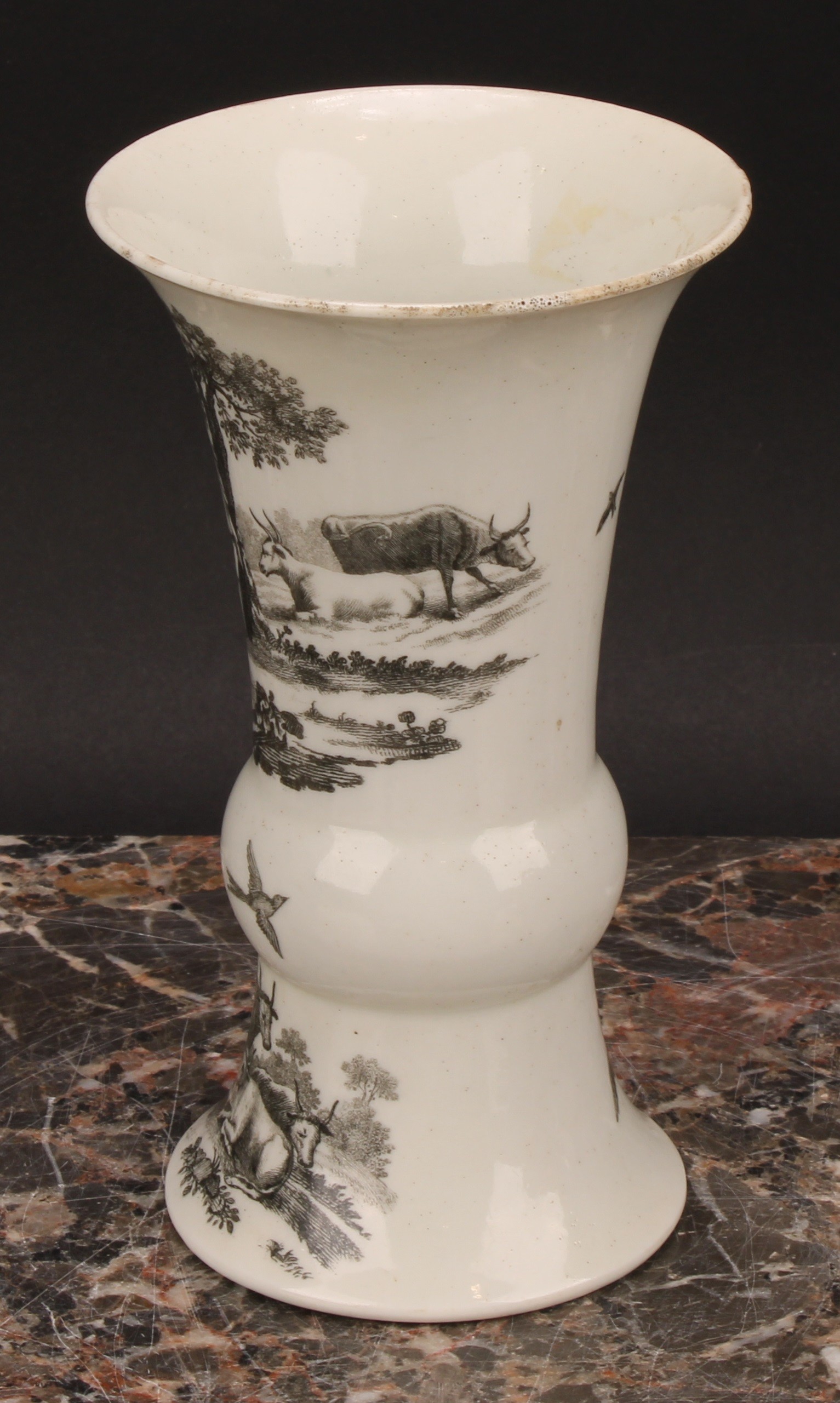 A Worcester 'The Milking Scene' No. 1 trumpet shaped vase, printed in monochrome with an engraving - Image 5 of 6