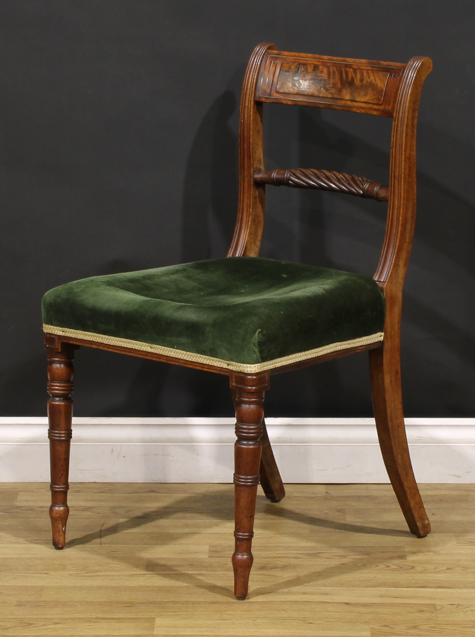 A set of seven Regency mahogany rope-twist bar-back dining chairs, curved cresting rail inlaid - Image 4 of 5