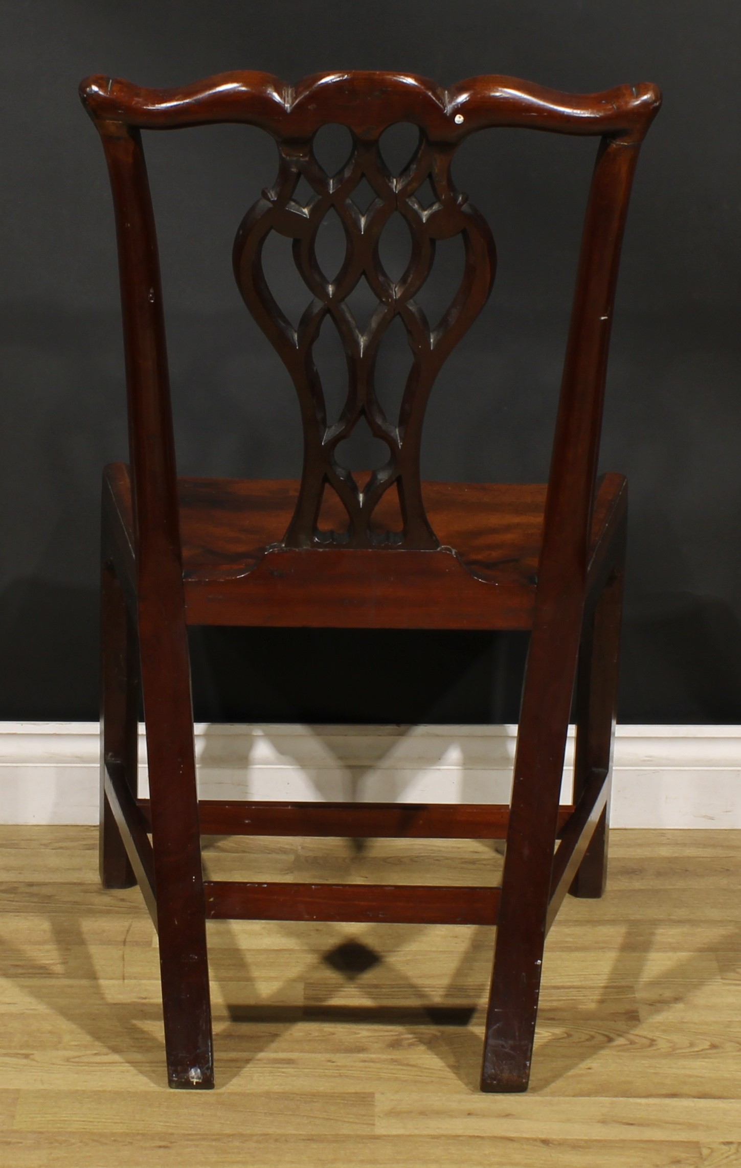 A pair of George III red walnut/mahogany hall chairs, each with Cupid’s bow cresting rail above a - Image 9 of 9