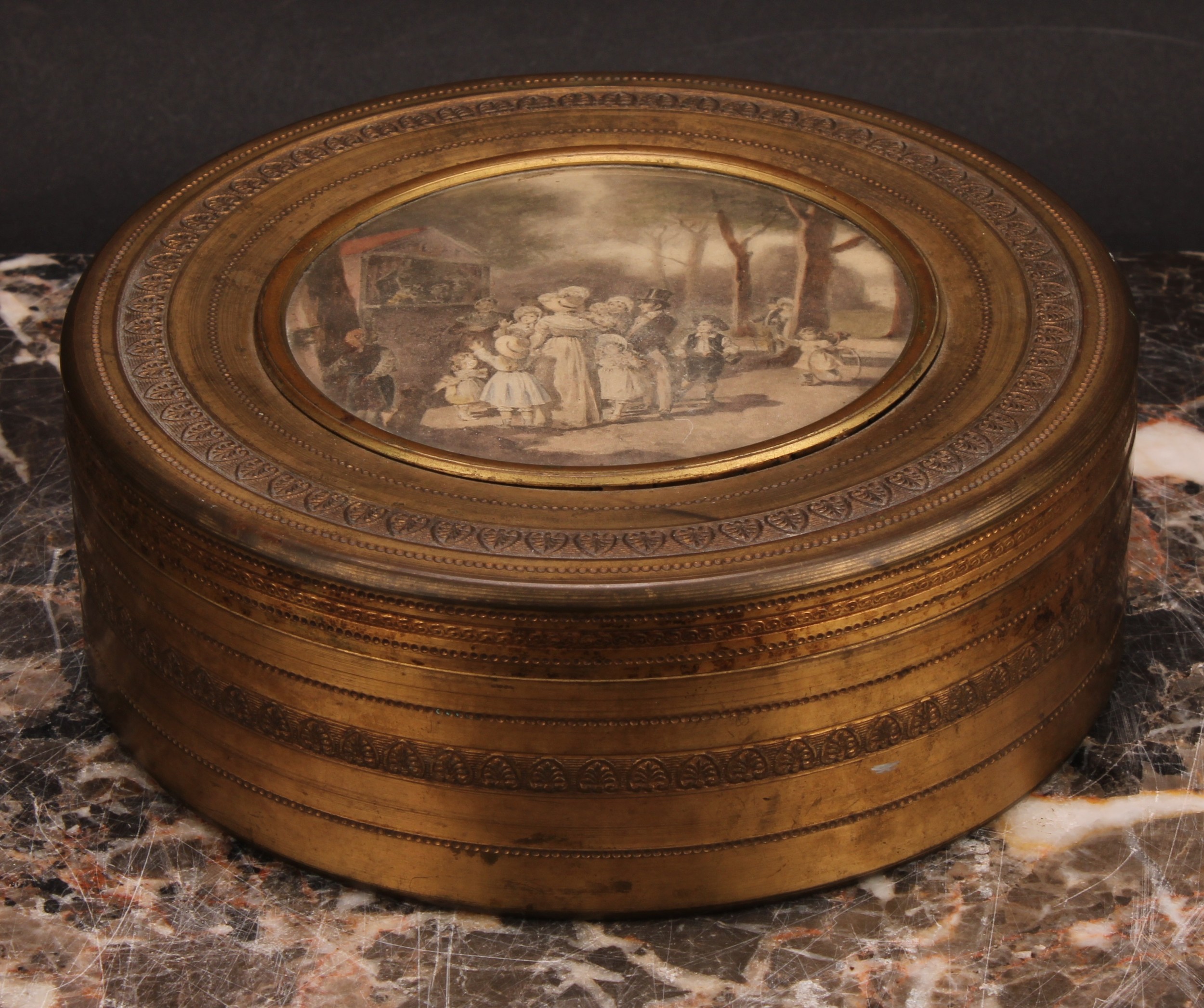A 19th century gilt metal circular box, the push-fitting cover set with a polychrome print depicting - Image 2 of 5