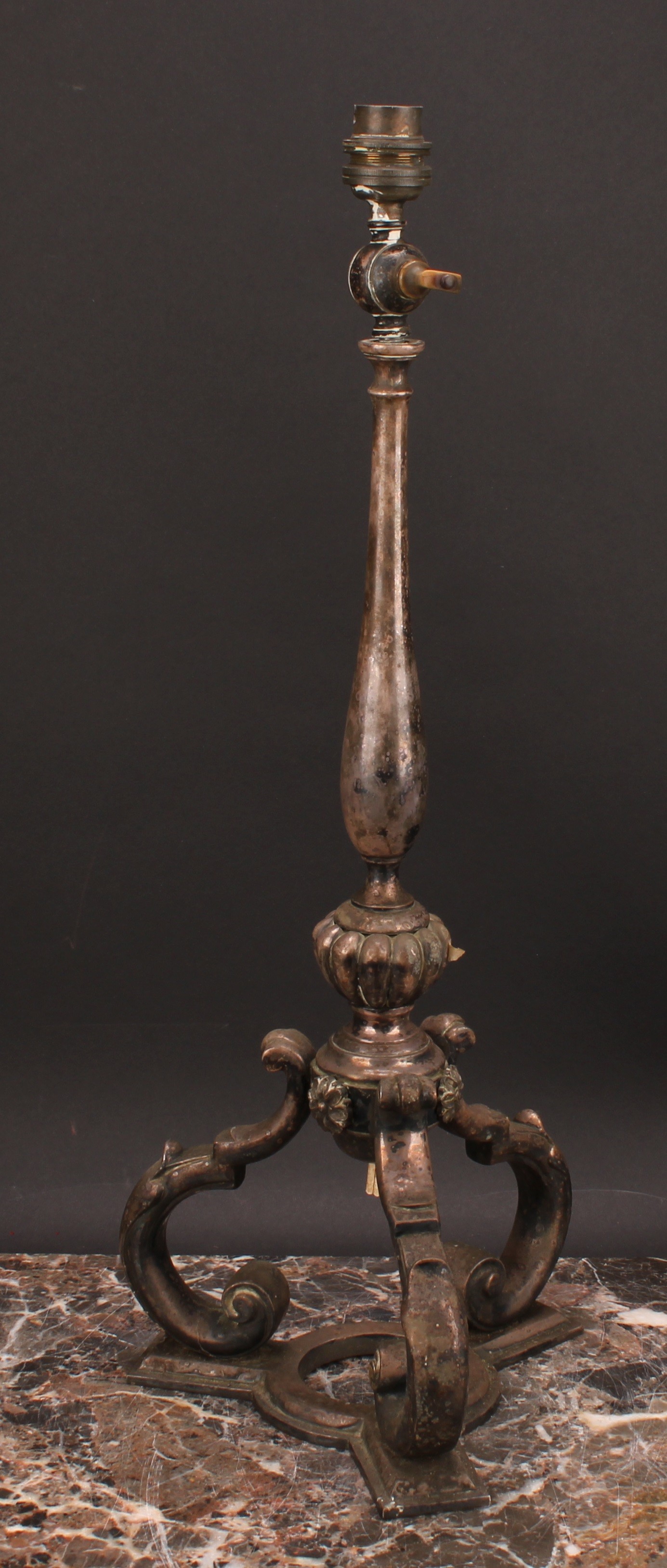 An early 20th century silver plated pullman lamp, designed for a railway carriage, articulated - Image 3 of 3
