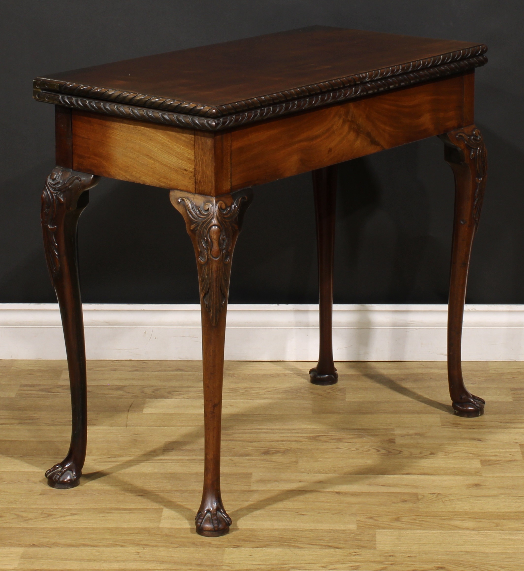 A 19th century mahogany card table, possibly Irish, hinged top with gadroon-and-ribbon edge - Image 4 of 6