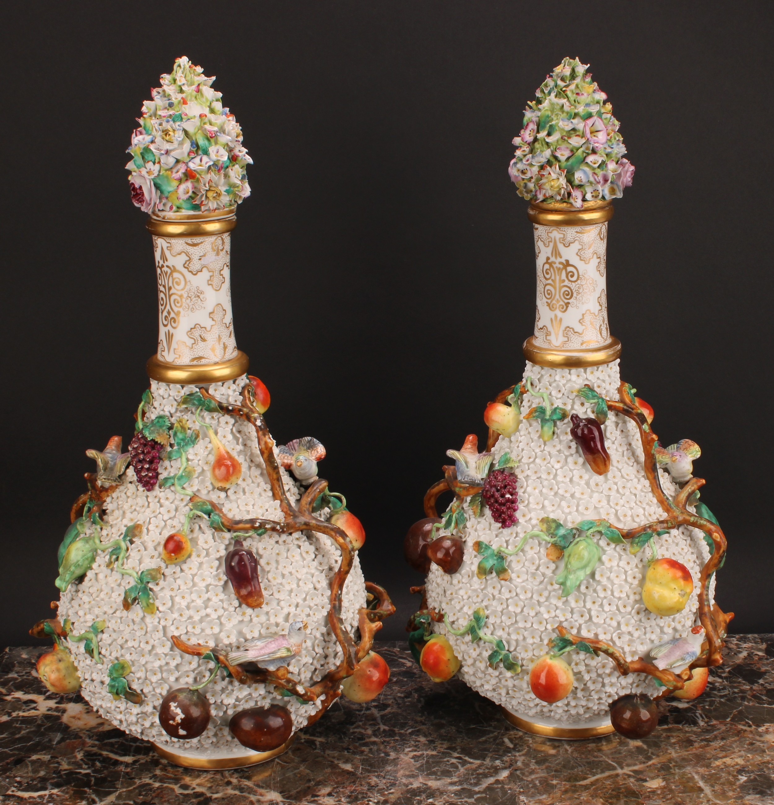 A pair of Meissen schneeballen bottle vases and covers, typically encrusted and applied with birds - Image 5 of 5