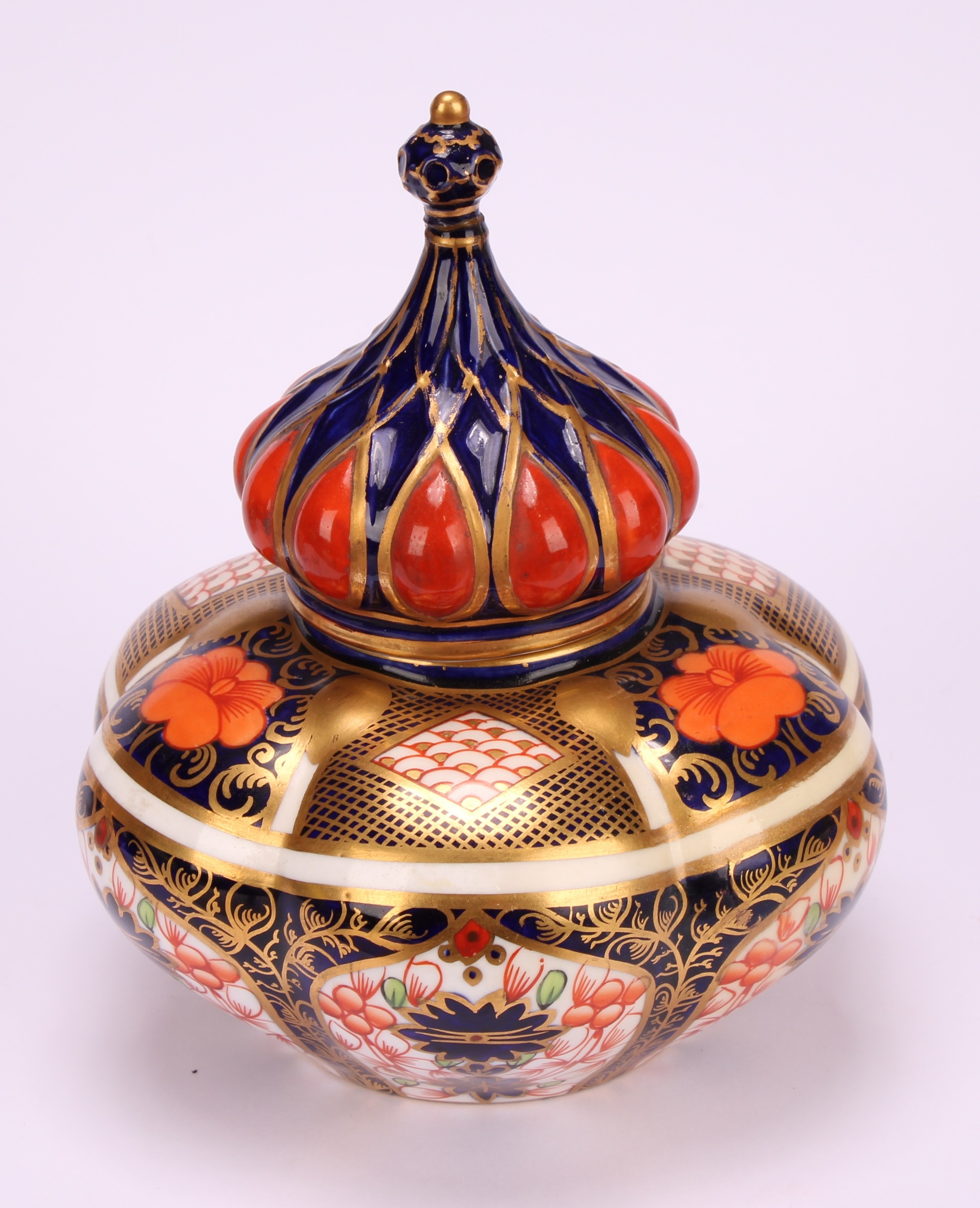 An associated pair of Royal Crown Derby 1128 Imari pattern lobed ovoid vases and covers, of - Image 6 of 11