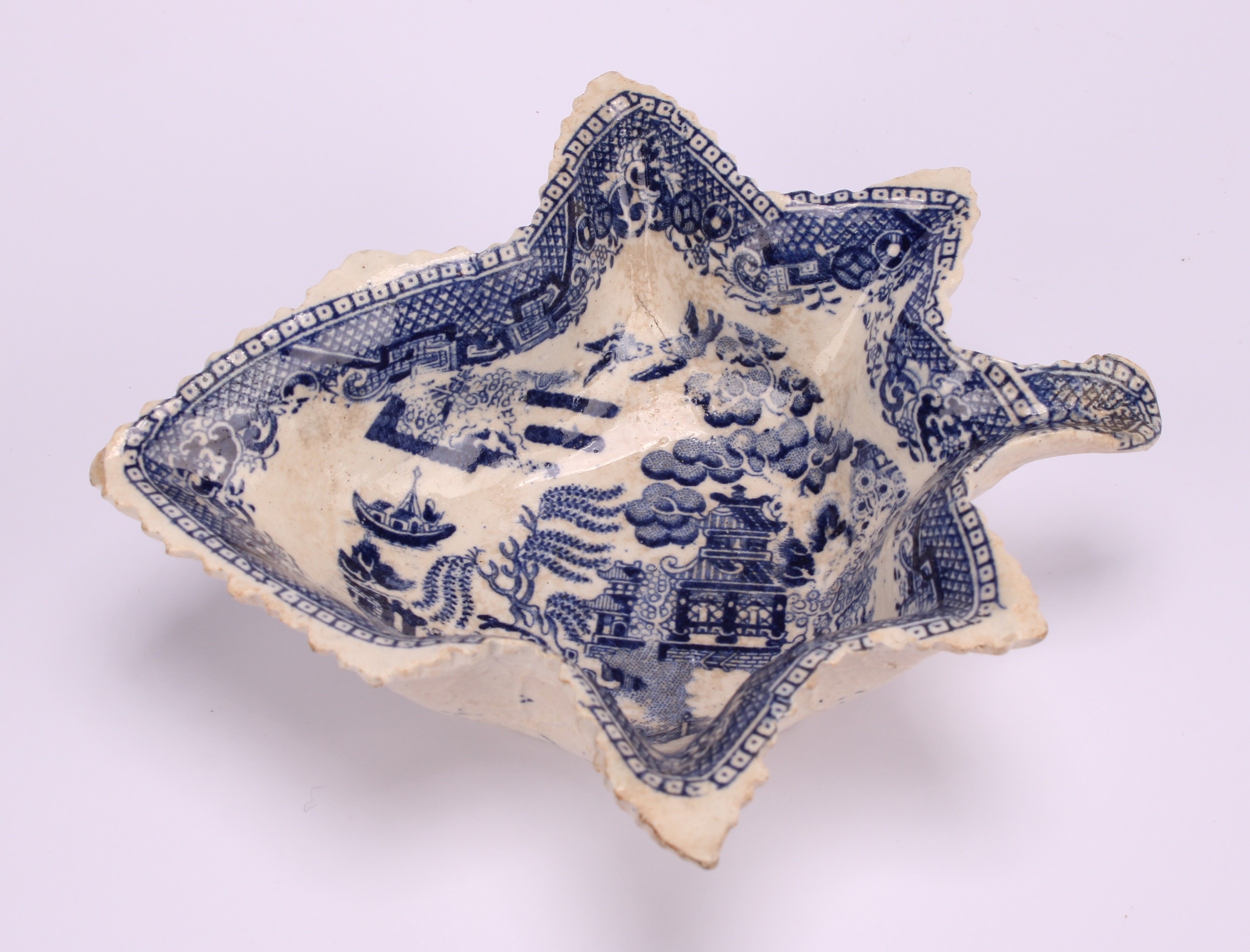 A pair of 19th century Staffordshire Willow pattern blue and white pickle dishes, 14.5cm; another - Image 7 of 10