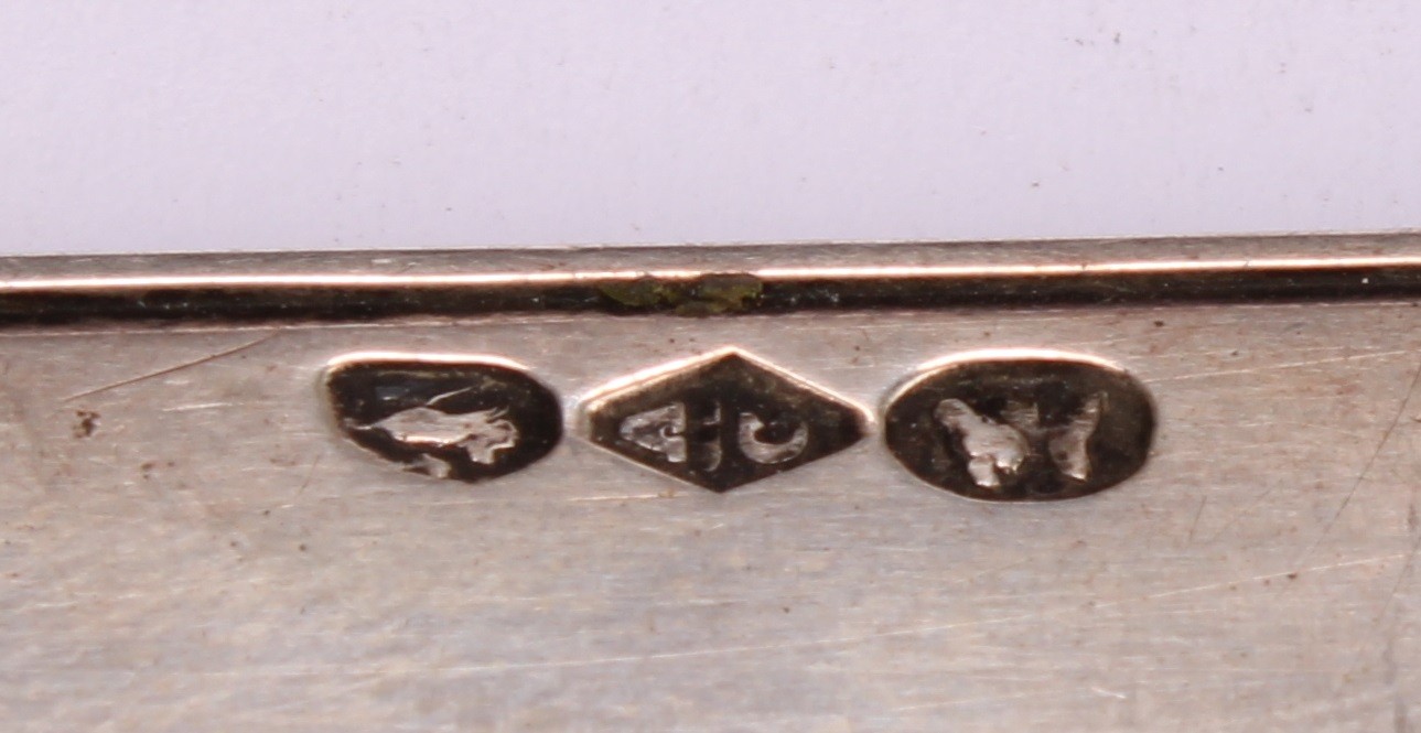 A George III silver canted rectangular vinaigrette, hinged cover wriggle-work engraved with - Image 6 of 7