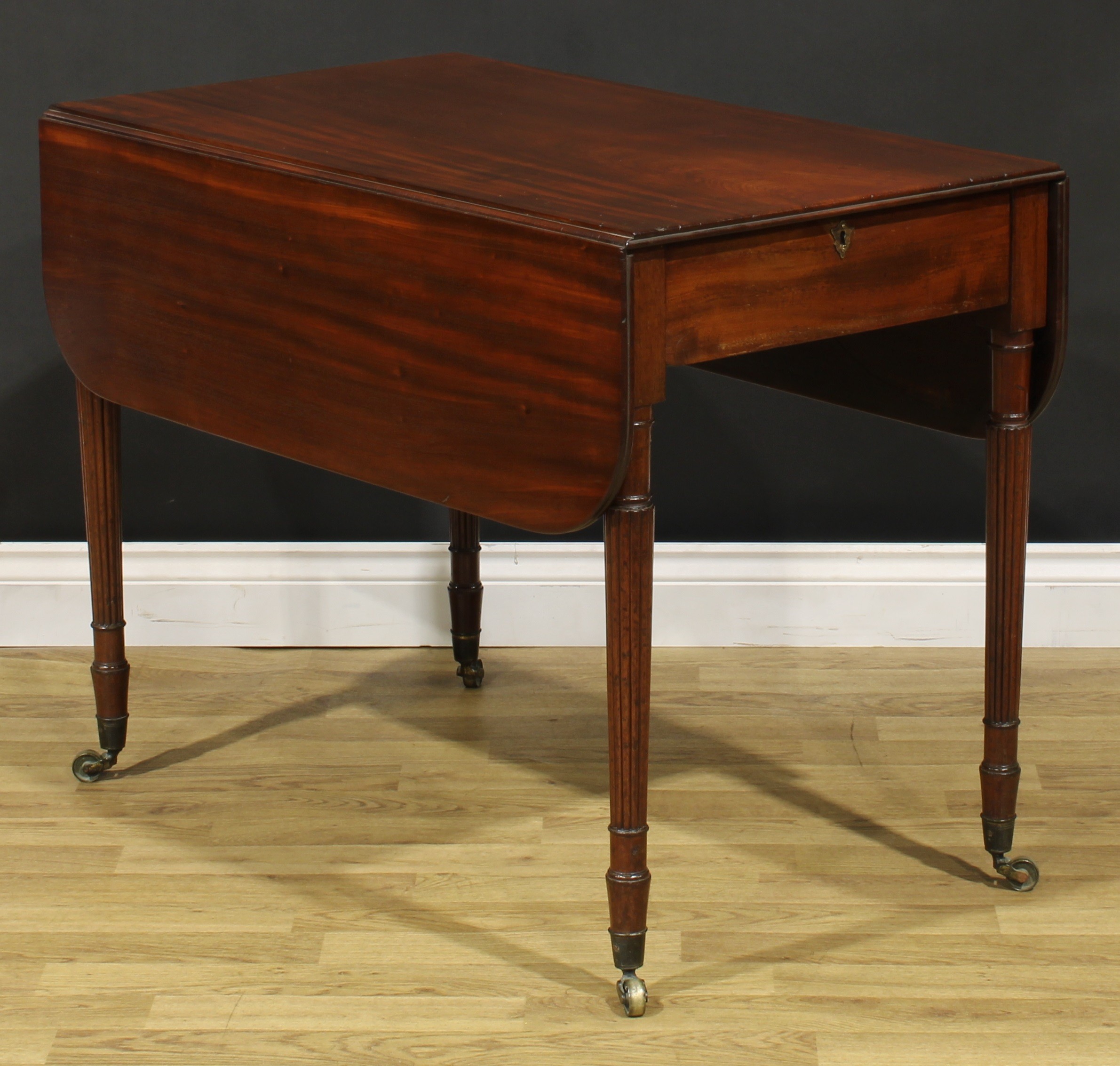 A 19th century mahogany Pembroke table, in the manner of Gillows of Lancaster and London, rounded - Image 4 of 7