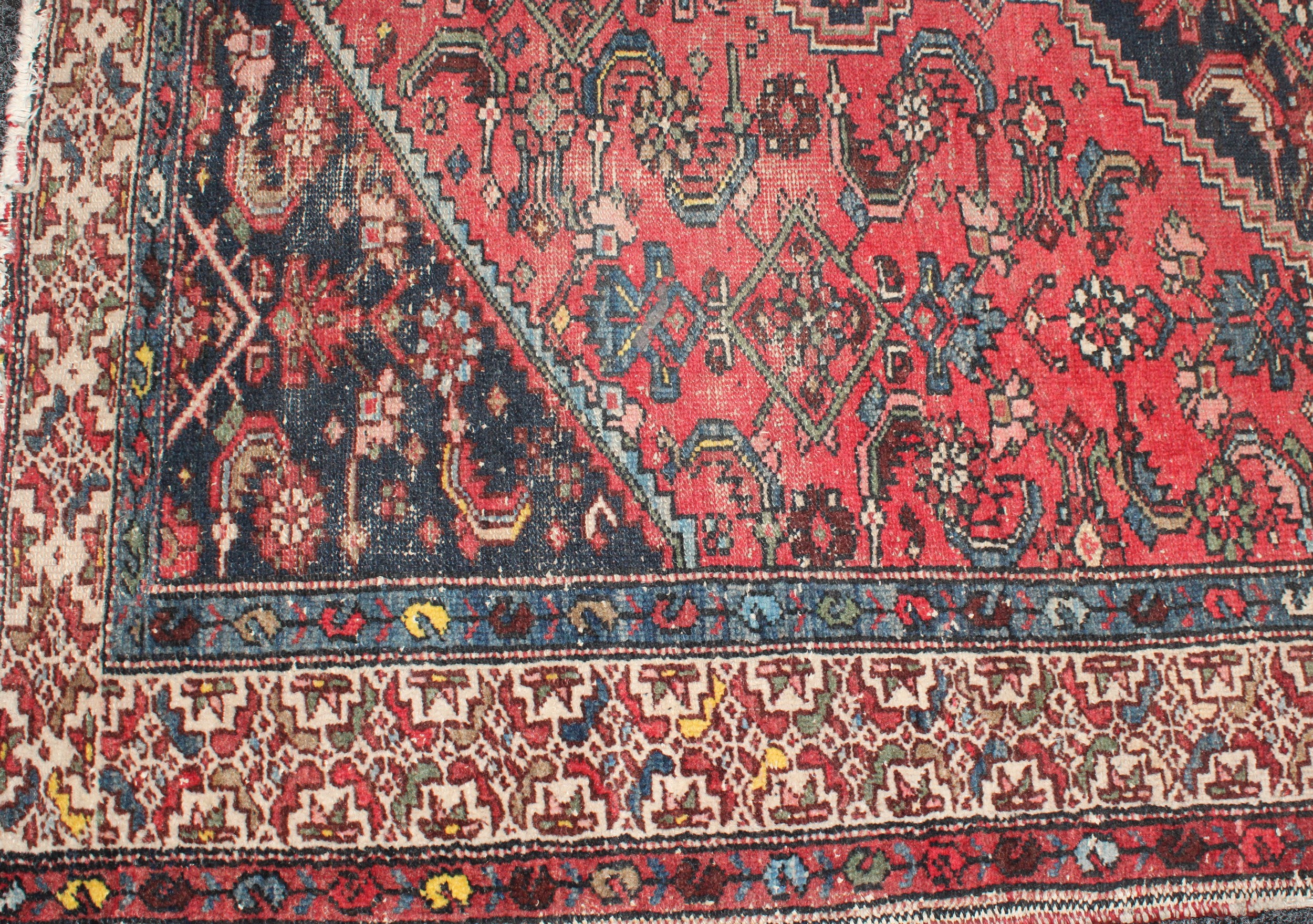 An Iranian Hamadan type wool rug or carpet, 198cm x 143cm - Image 2 of 4