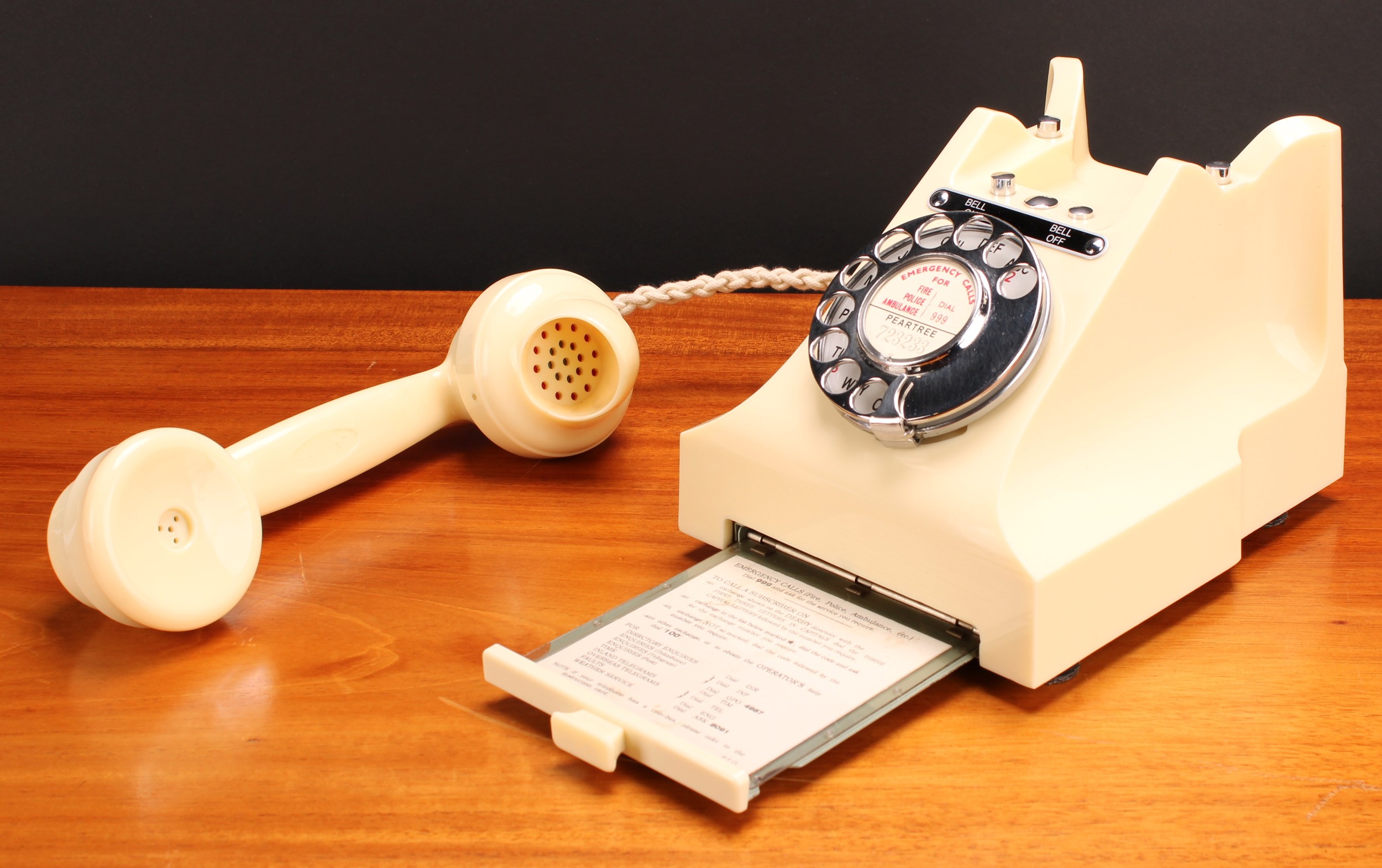 A mid 20th century British GPO telephone, probably provided by British Ericsson, the handset - Image 3 of 3