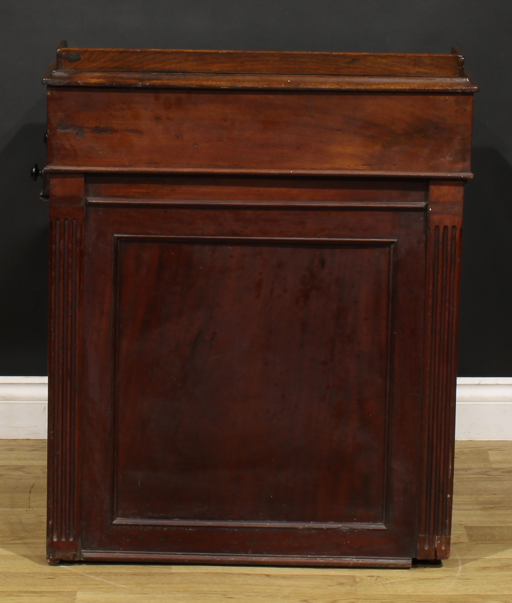 A 19th century mahogany architect’s or cartographer’s Davenport desk, hinged top with inset tooled - Image 6 of 6