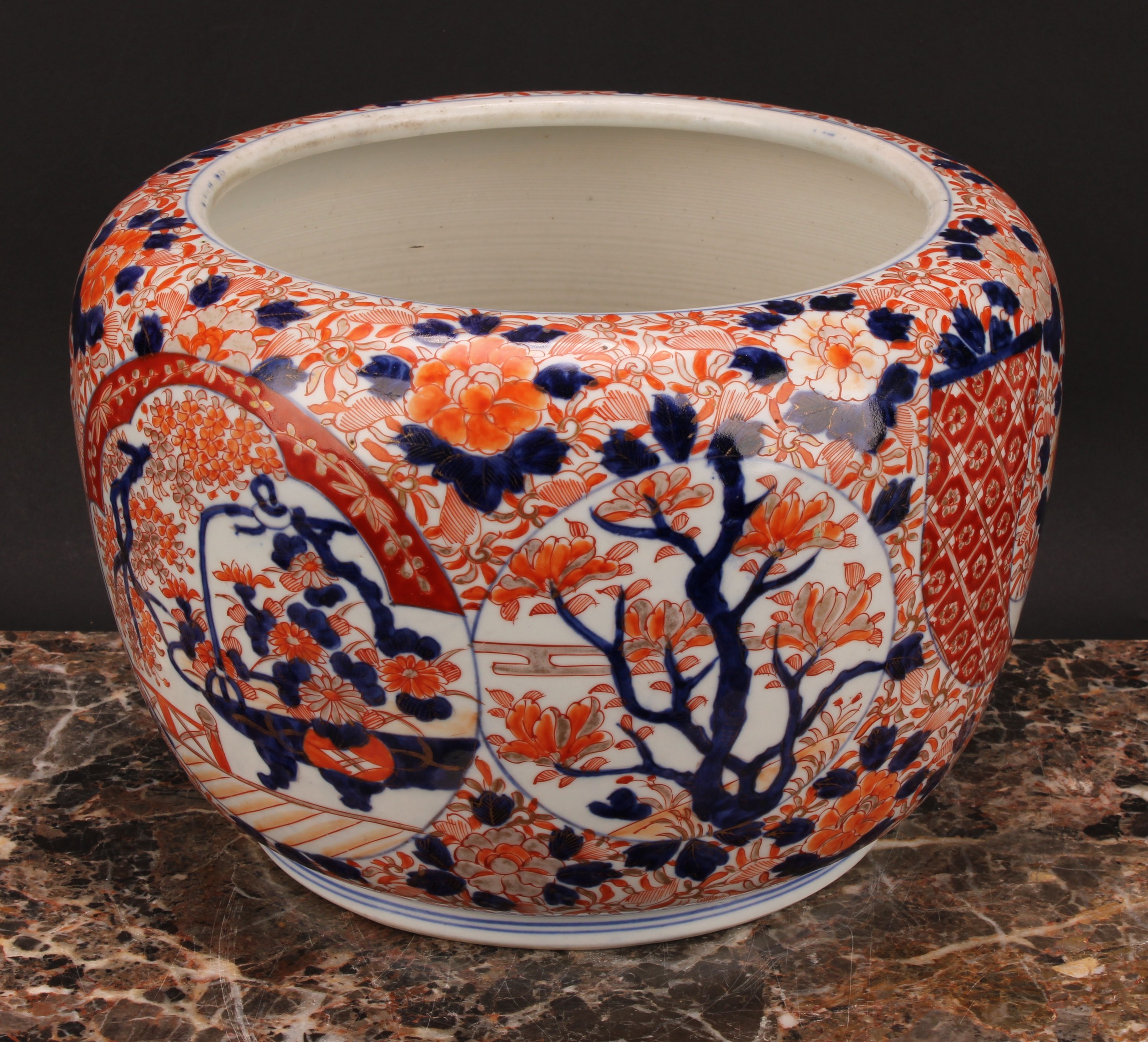 A Japanese ovoid jardiniere, painted in the Imari palette, 27cm diam, Meiji period - Image 2 of 5