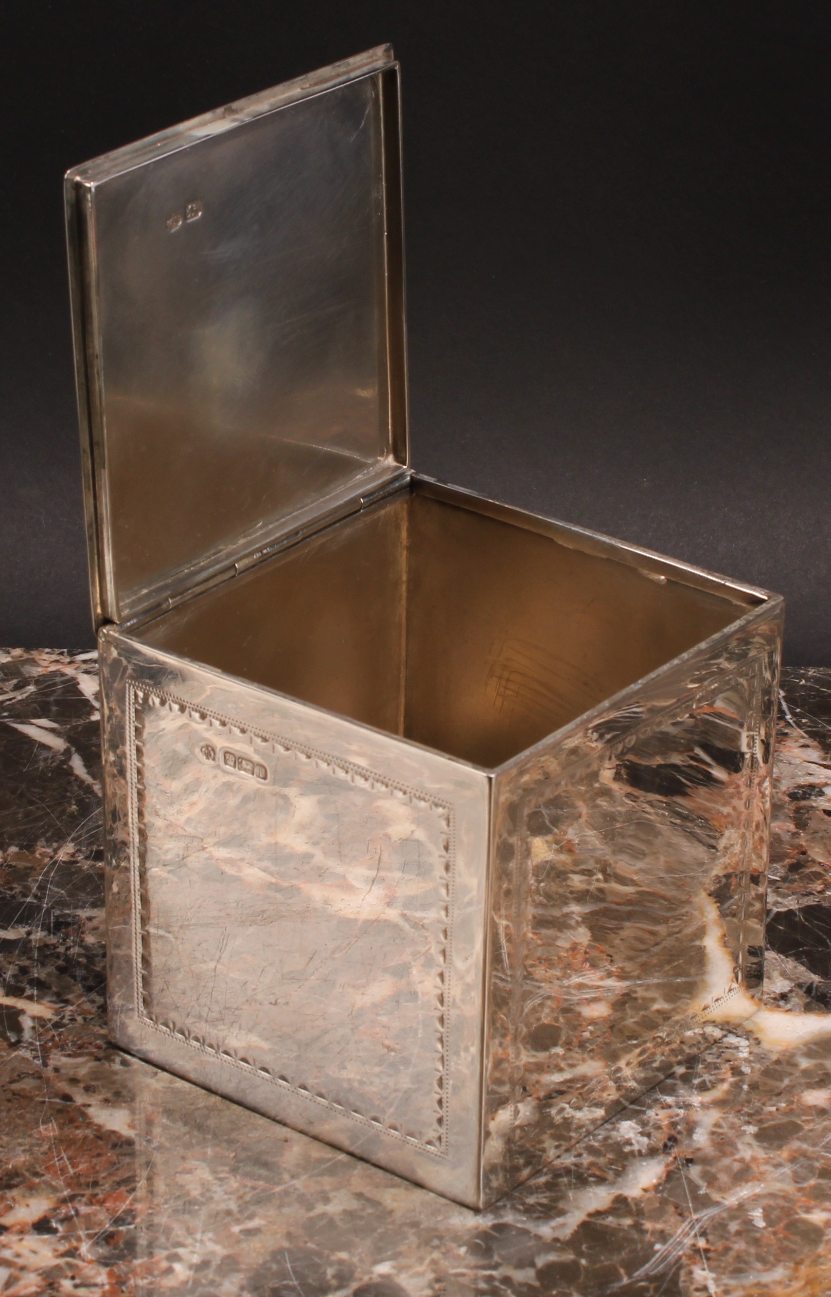 An Edwardian silver cube tea caddy, of George III design, bright-cut engraved wrigglework borders, - Image 3 of 4