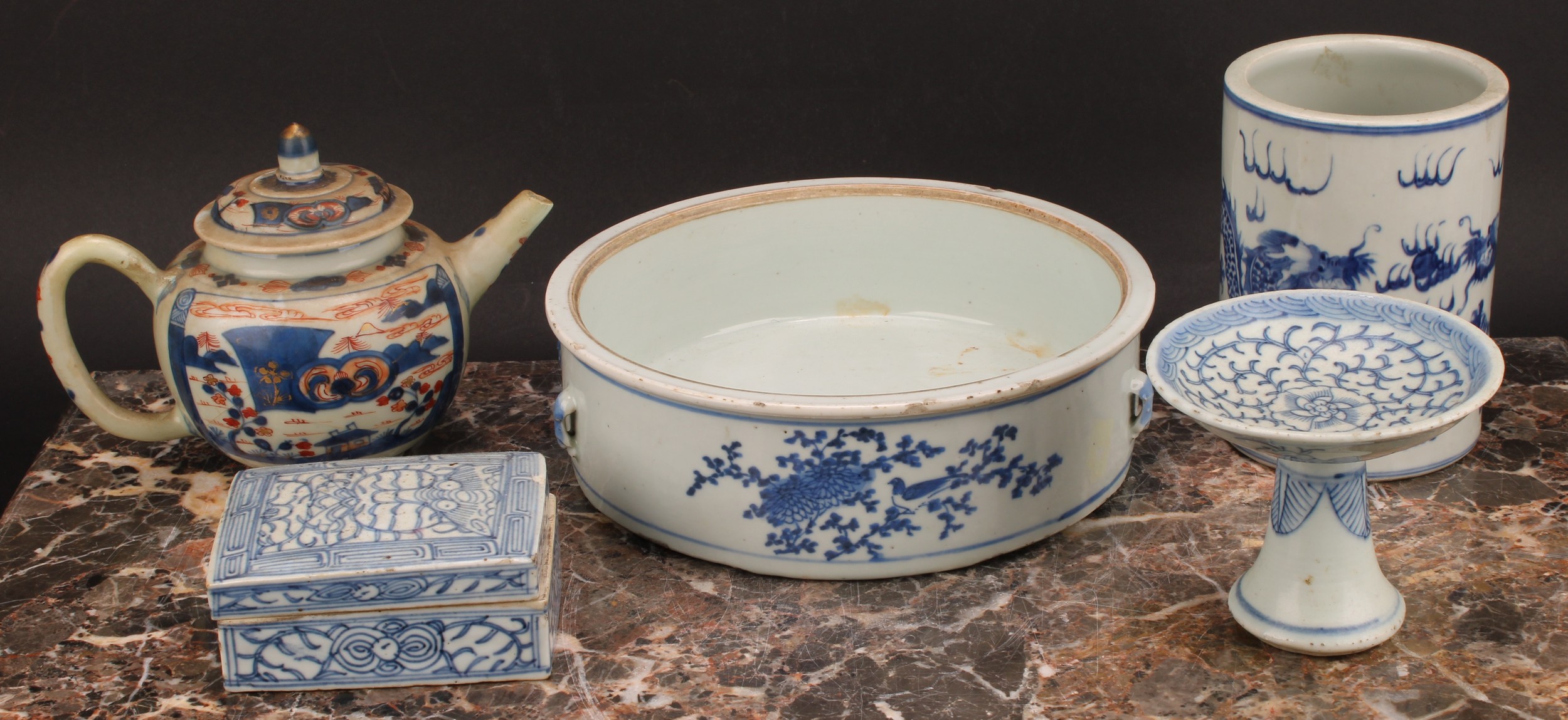 A 19th century Chinese stem cup, decorated in underglaze blue with central flowerhead and foliate - Image 2 of 7