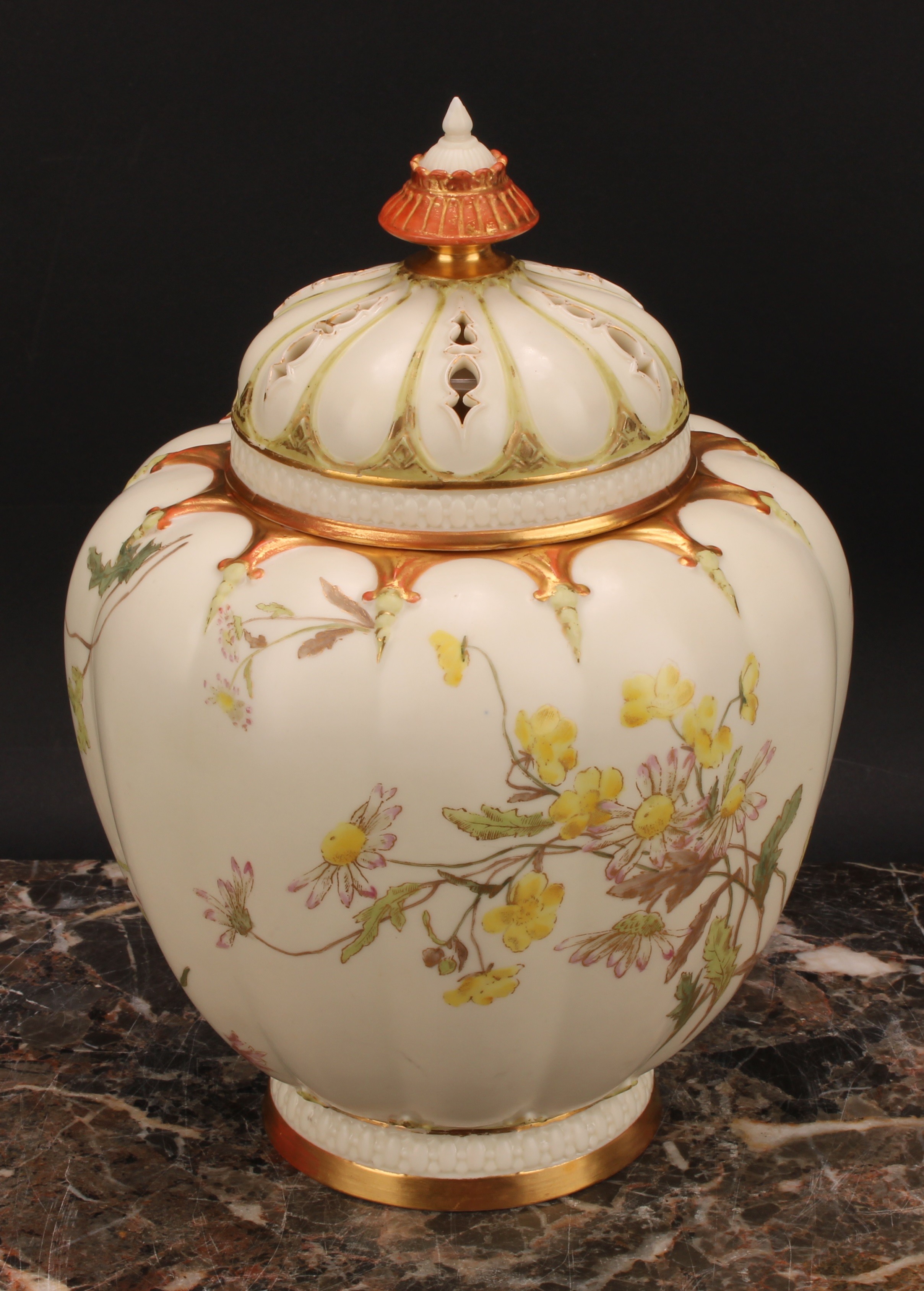 A Royal Worcester lobed ovoid pot pourri vase and cover, painted with flowers on an ivory ground, - Image 5 of 6