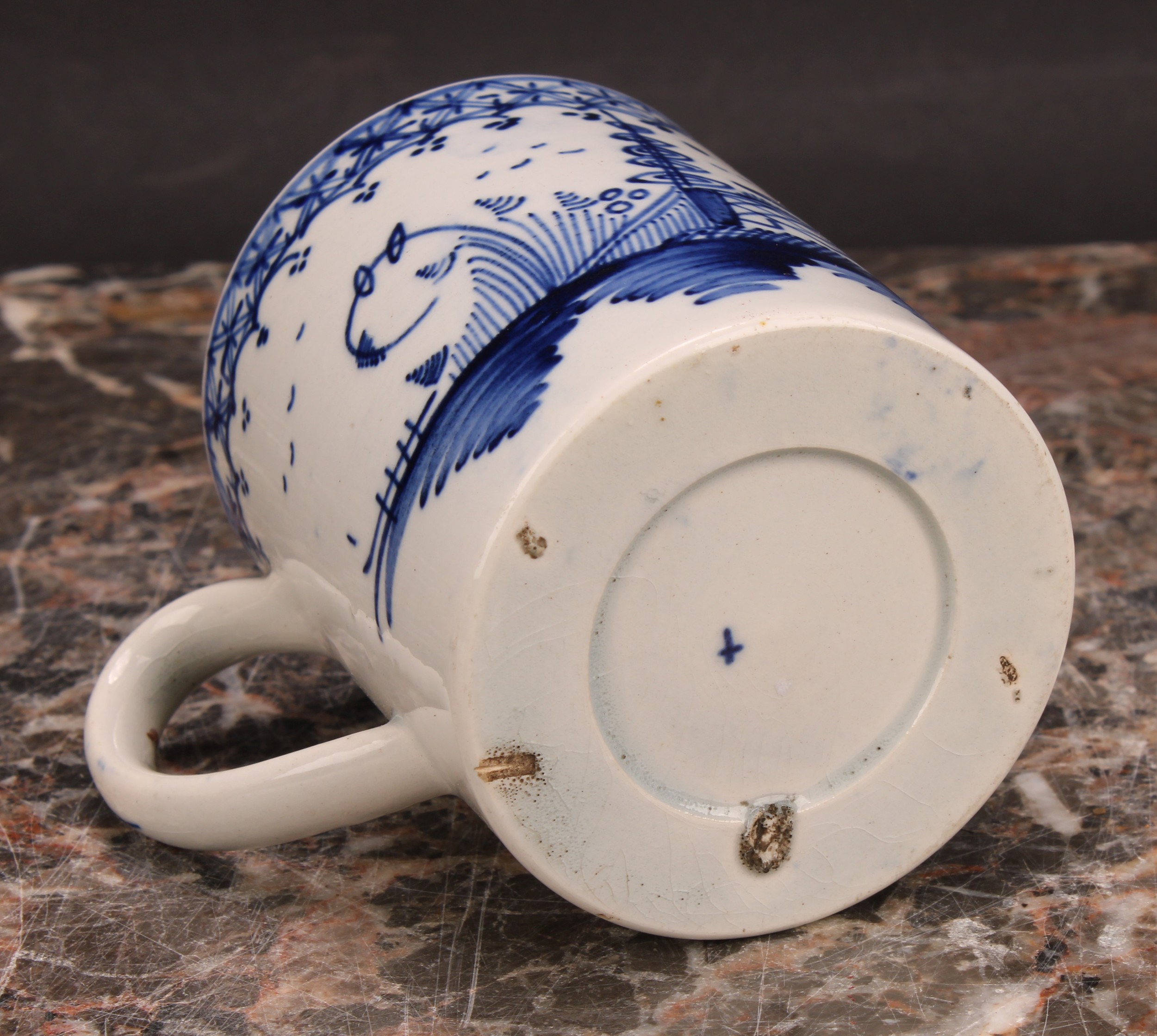 An 18th century Staffordshire pearlware globular teapot, painted in underglaze blue with a - Bild 10 aus 10