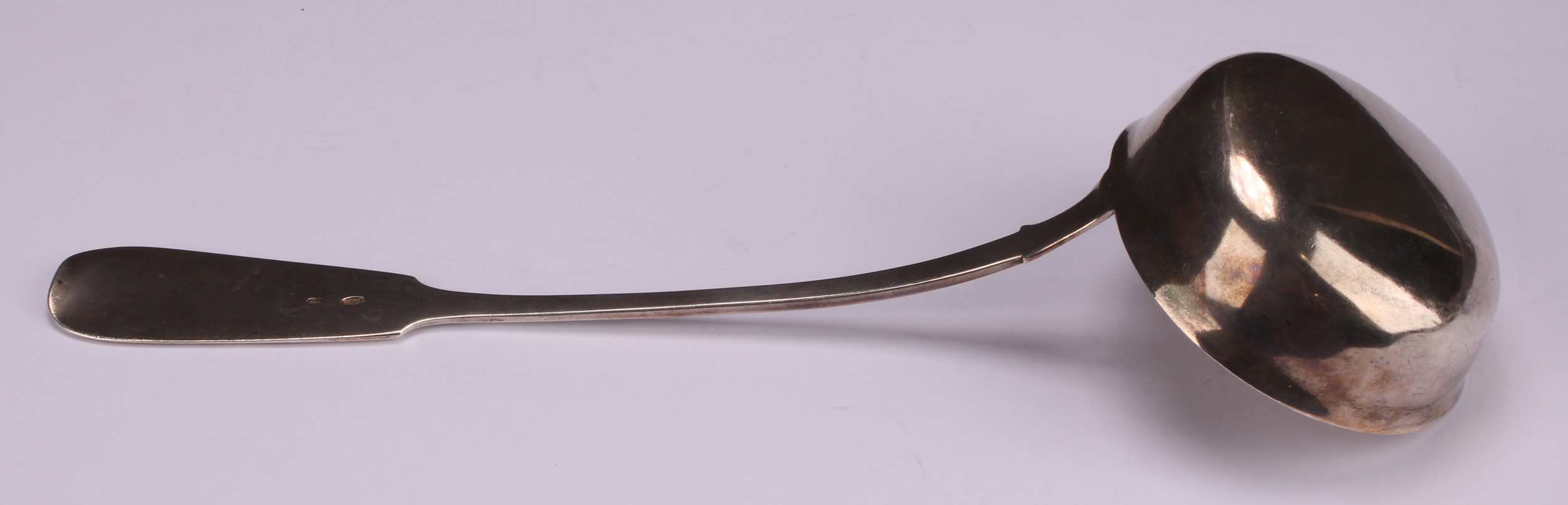 A Russian silver Fiddle pattern soup ladle,31cm long, kokoshnik mark, c.1896 - 1908, 208g - Image 4 of 5