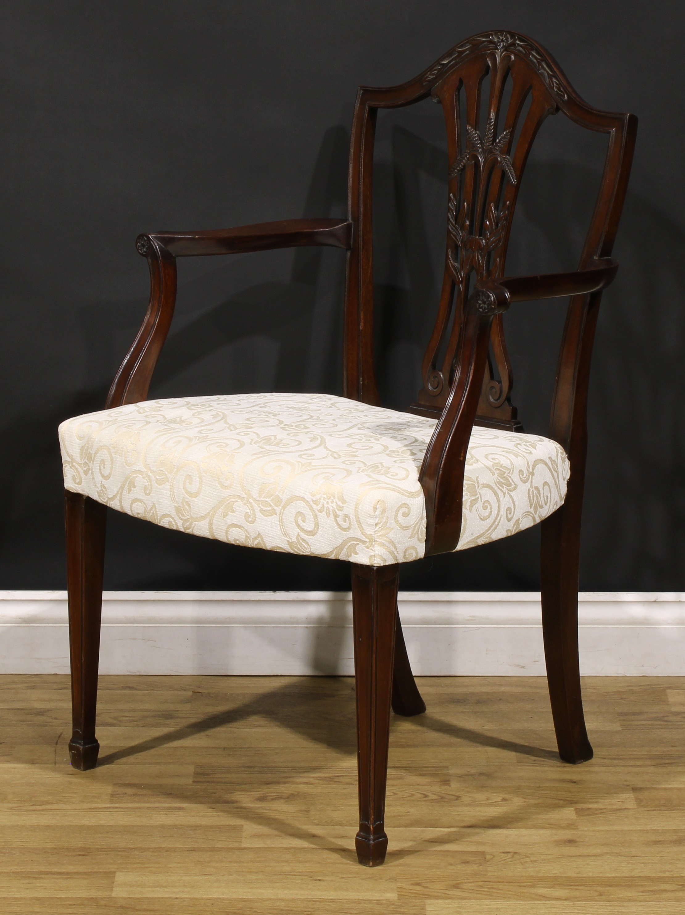 A set of eight Hepplewhite Revival mahogany dining chairs, comprising six side chairs and a pair - Image 4 of 9