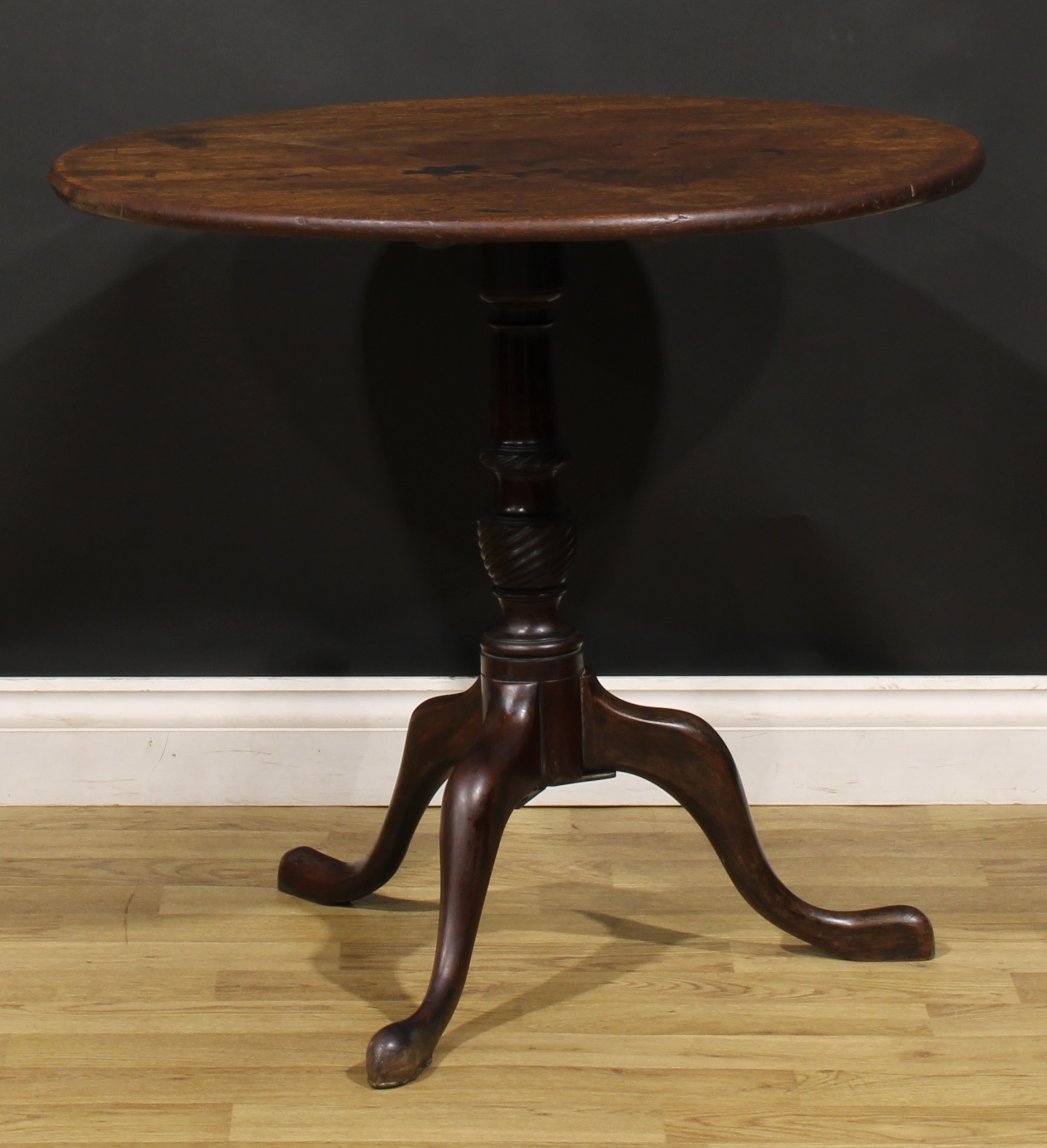 A George III mahogany tripod occasional table, one-piece circular tilting top, turned and wrythen - Image 2 of 4