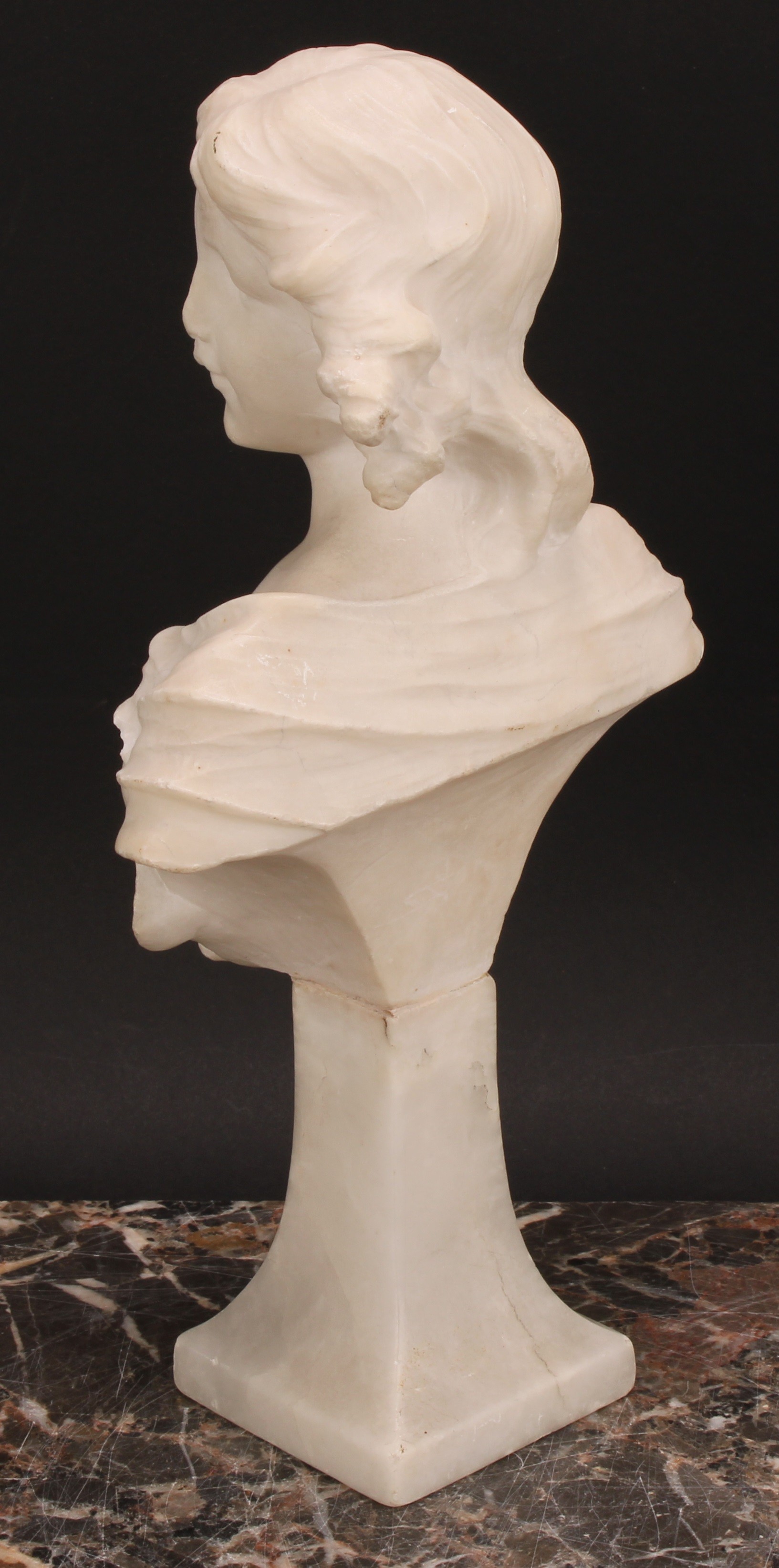 Continental School, early 20th century, an Art Nouveau marble bust, of a maiden, spreading square - Image 4 of 4