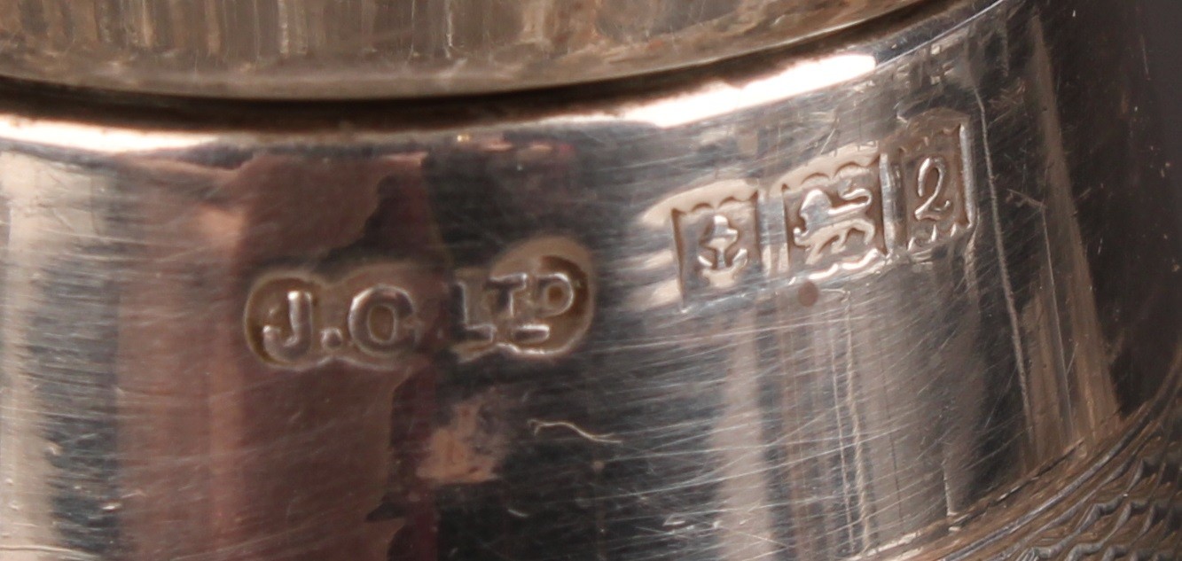 A pair of Art Deco style silver spreading cylindrical pepper mills of grinders, each engine turned - Image 6 of 6