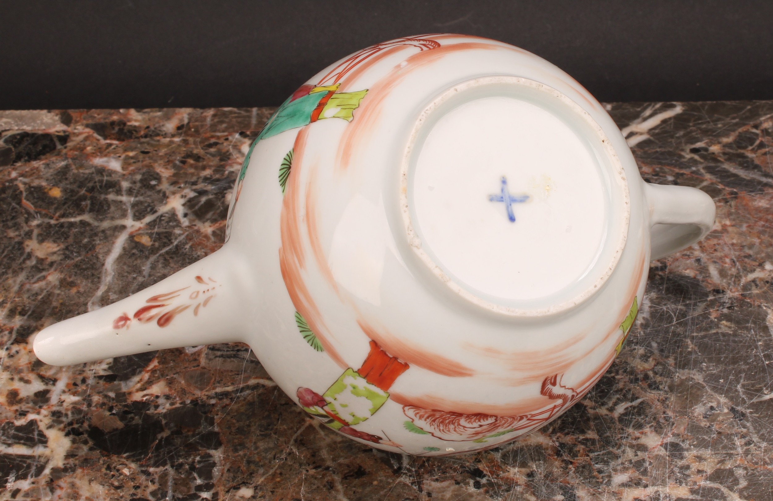 A Bristol globular teapot, decorated in polychrome with Oriental figures, crowsfoot border, 10cm - Image 7 of 7