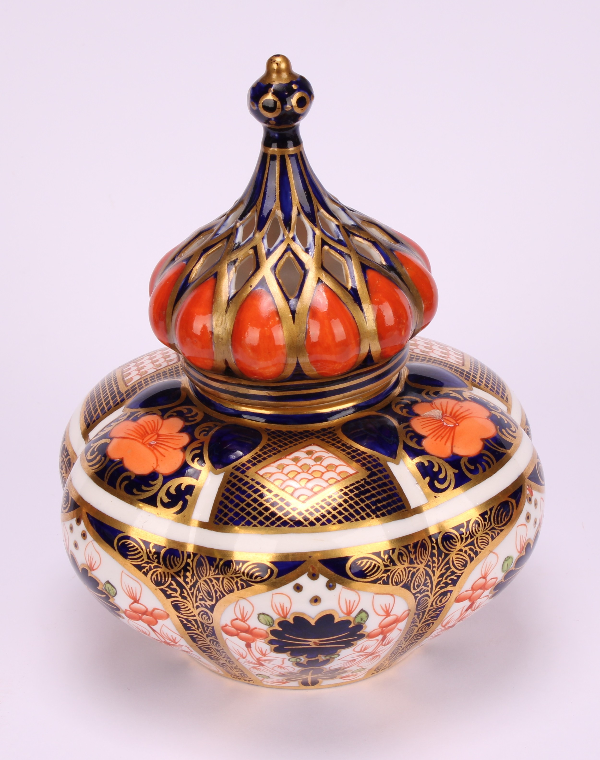 An associated pair of Royal Crown Derby 1128 Imari pattern lobed ovoid vases and covers, of - Image 3 of 11