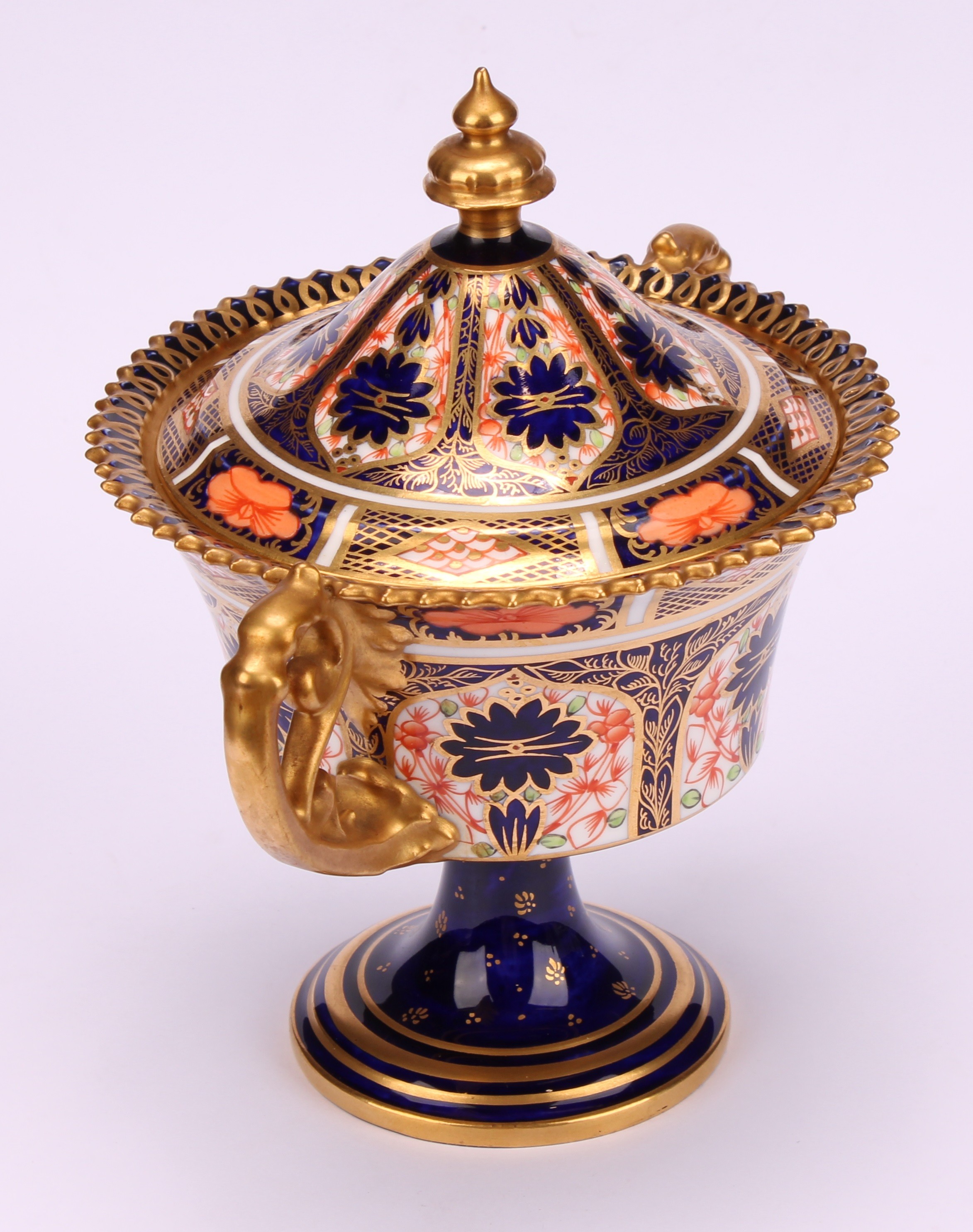 A Royal Crown Derby 1128 Imari pattern campana shaped two-handled vase and cover, castellated rim, - Image 5 of 7