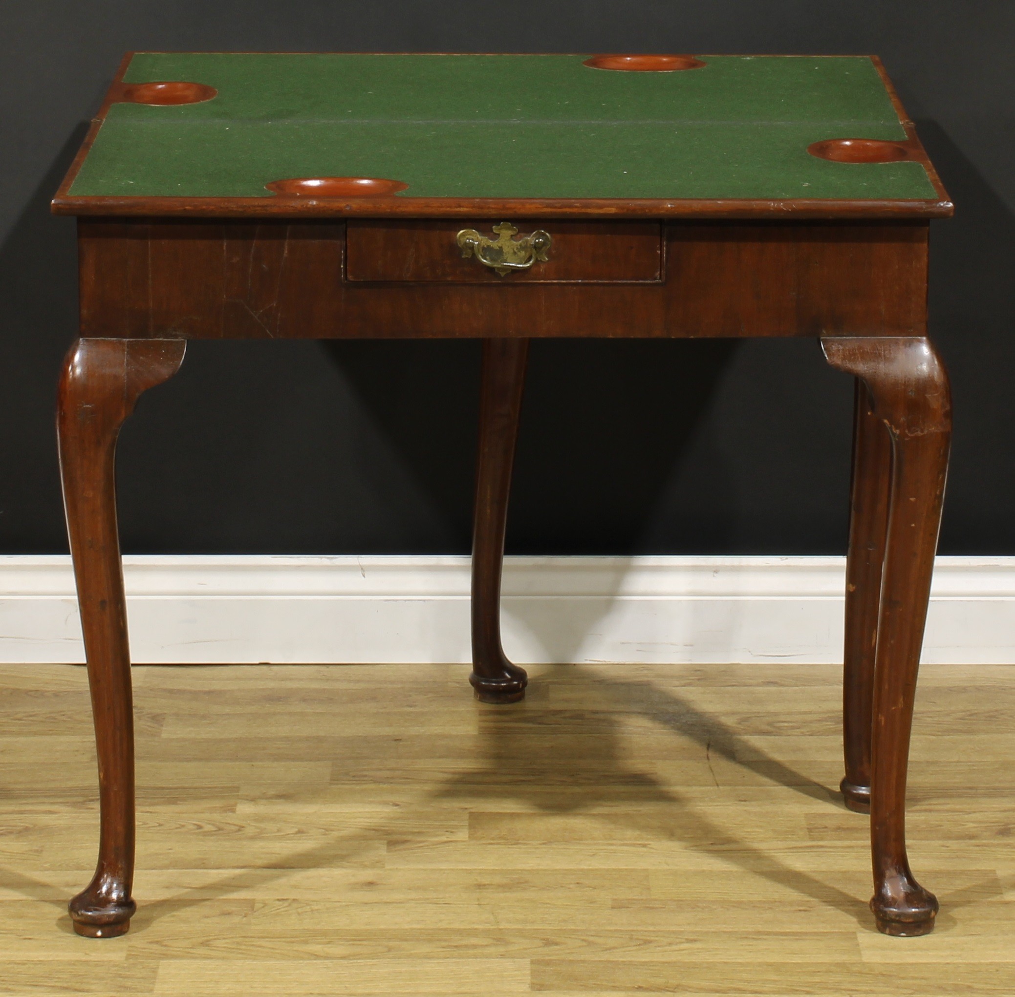 A George II mahogany double-top tea and card table, hinged top enclosing an open plateau and a baize - Image 3 of 7