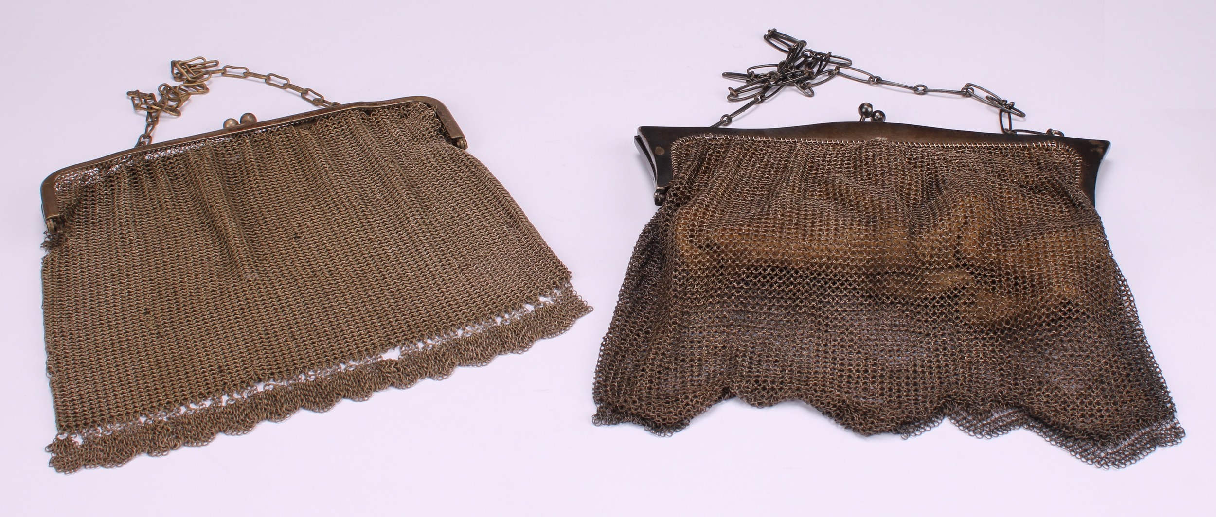 An early 20th century Continental silver mesh evening purse, with silver chain handle, kid leather - Image 2 of 3