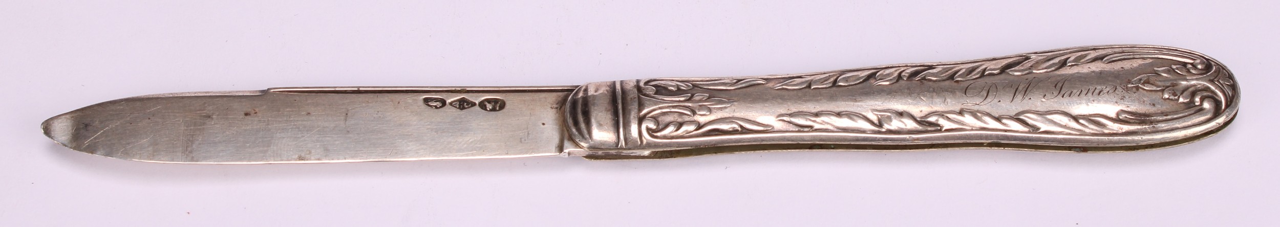 A George III silver canted rectangular vinaigrette, hinged cover wriggle-work engraved with - Image 5 of 7