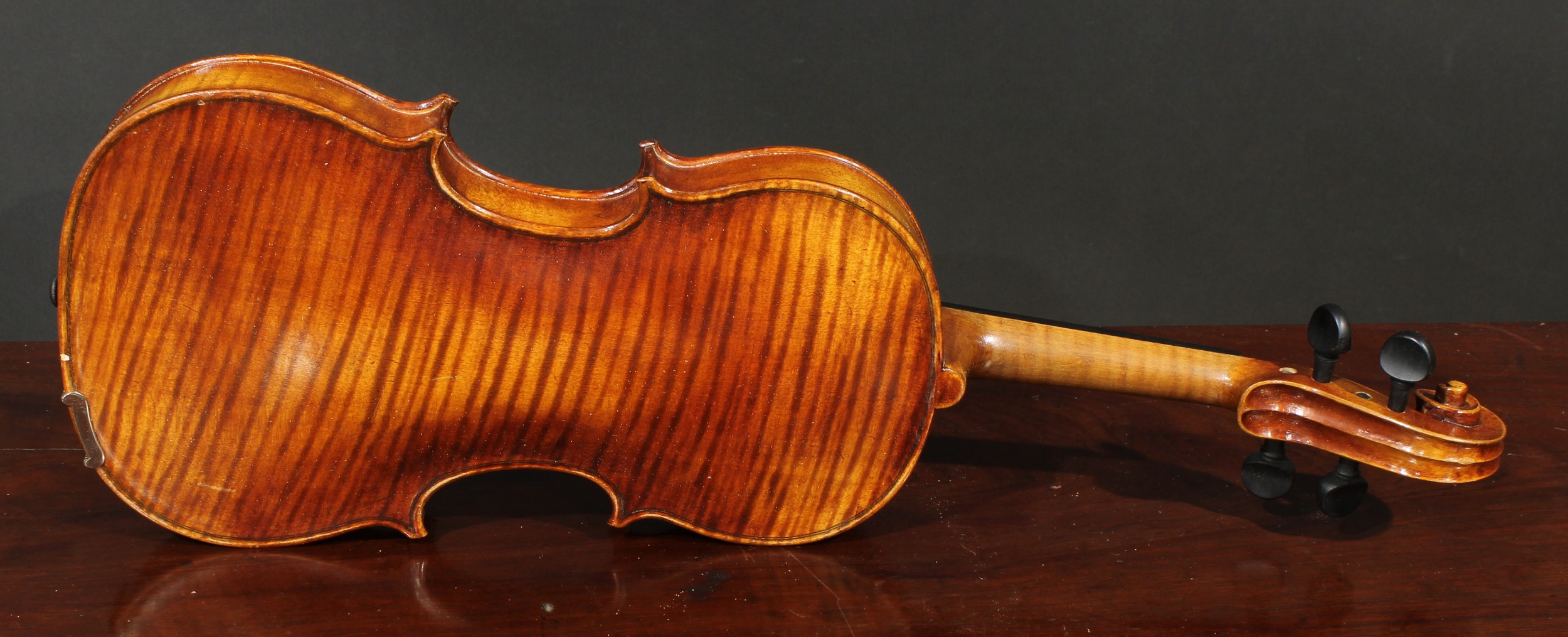 A violin, the one-piece back 36cm long excluding button, ebonised tuning pegs, outlined with - Image 10 of 10