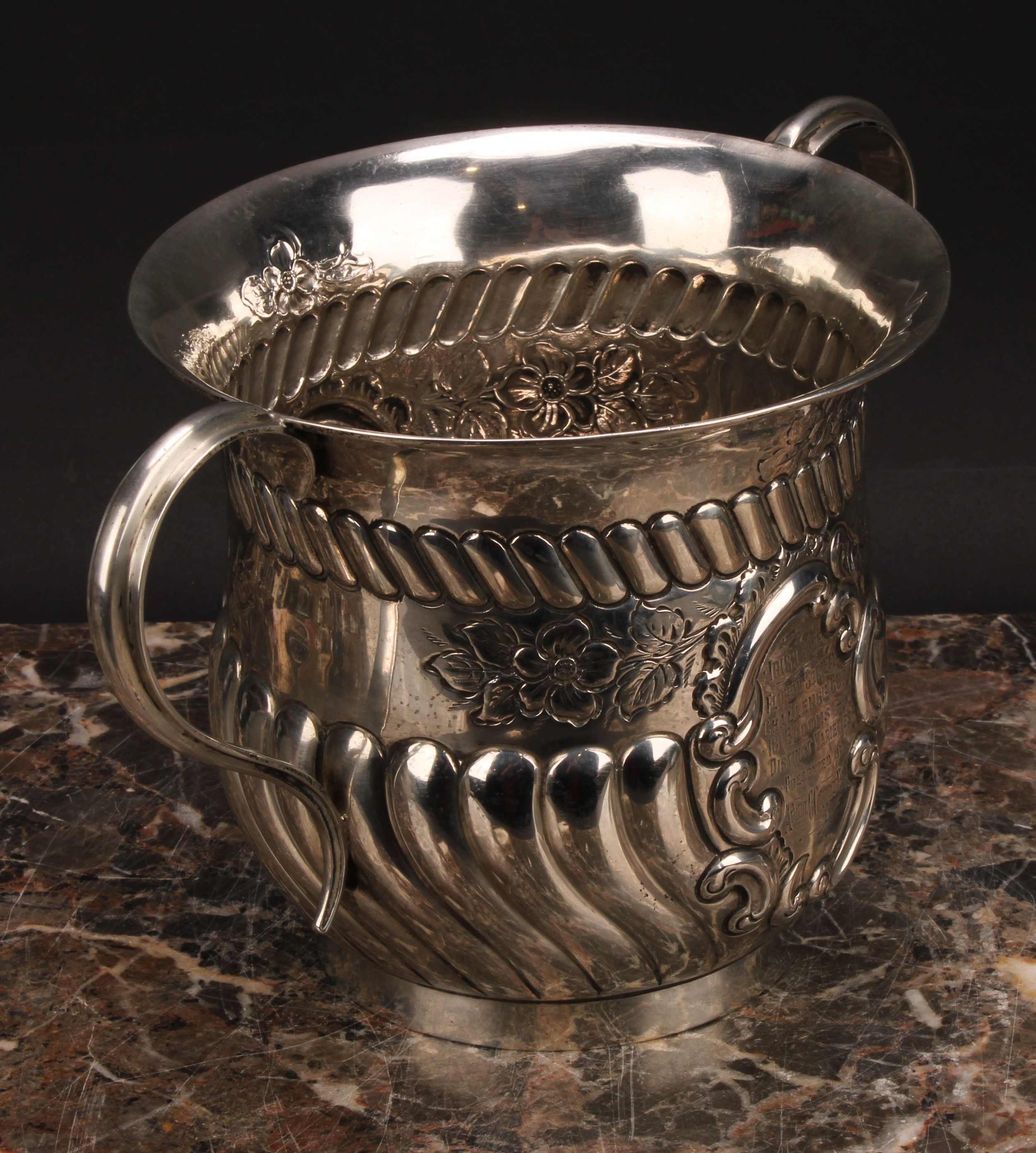 Irish Botanical and Horticultural Interest - an Edwardian silver porringer, of early 18th century - Image 3 of 4