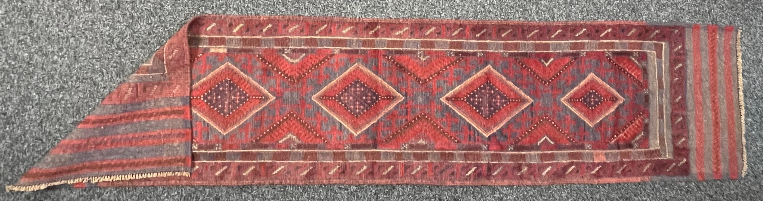 Oriental Rugs and Carpets - a Meshwani runner, 261cm x 60cm - Bild 2 aus 2