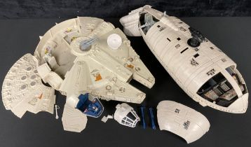 Toys & Juvenalia, Star Wars - a Star Wars The Empire Strikes Back Millennium Falcon spaceship,