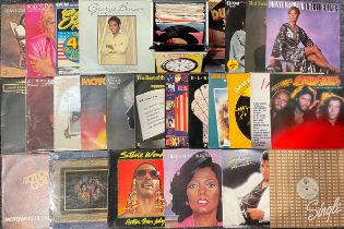 Records - vinyl records, assorted best of and compilations 1970s/80s, Motown, etc; various 45s,