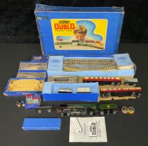 Toys & Juvenalia, Trains, OO Gauge - a Hornby Dublo part complete train set; other Hornby Dublo
