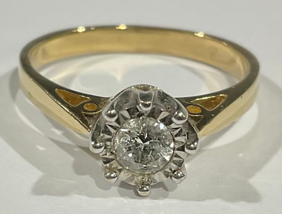 A 9ct gold solitaire ring, size K/L, marked 375, tests as diamond, 2.3g - Image 2 of 4