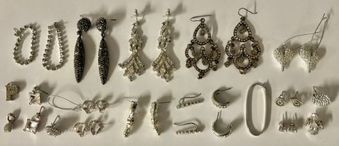 Costume jewellery - assorted fashion earrings, etc; qty