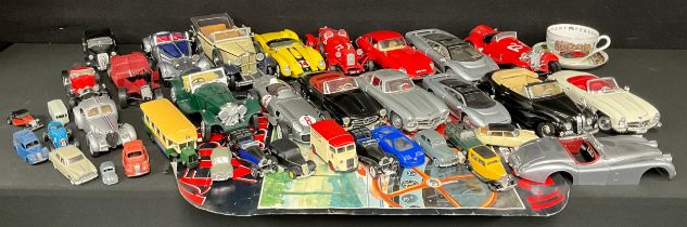Toys & Juvenalia - a collection of unboxed model cars, various manufacturers including Maisto and