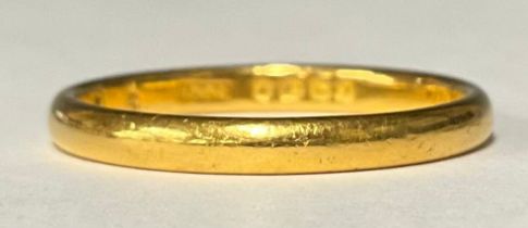 A 22ct gold wedding band, ring size Q/R, 3.4g