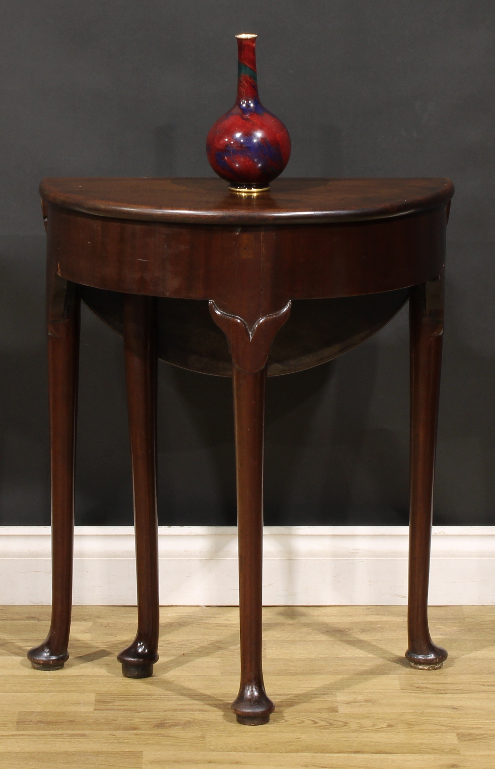A 19th century mahogany gateleg lamp or occasional table, fall leaf, straightened cabriole legs, pad