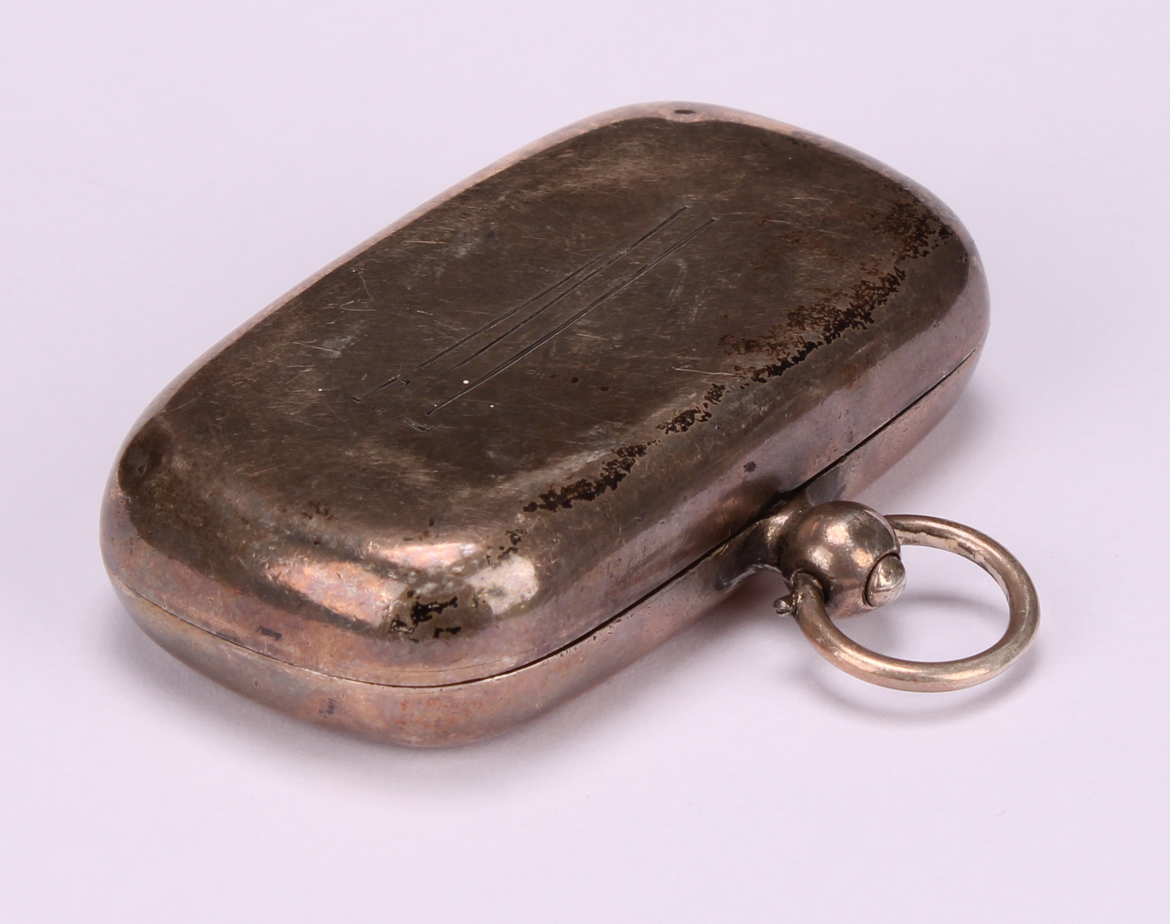 An Edwardian silver rounded rectangular two-section sovereign case, hinged cover enclosing sprung - Image 3 of 5