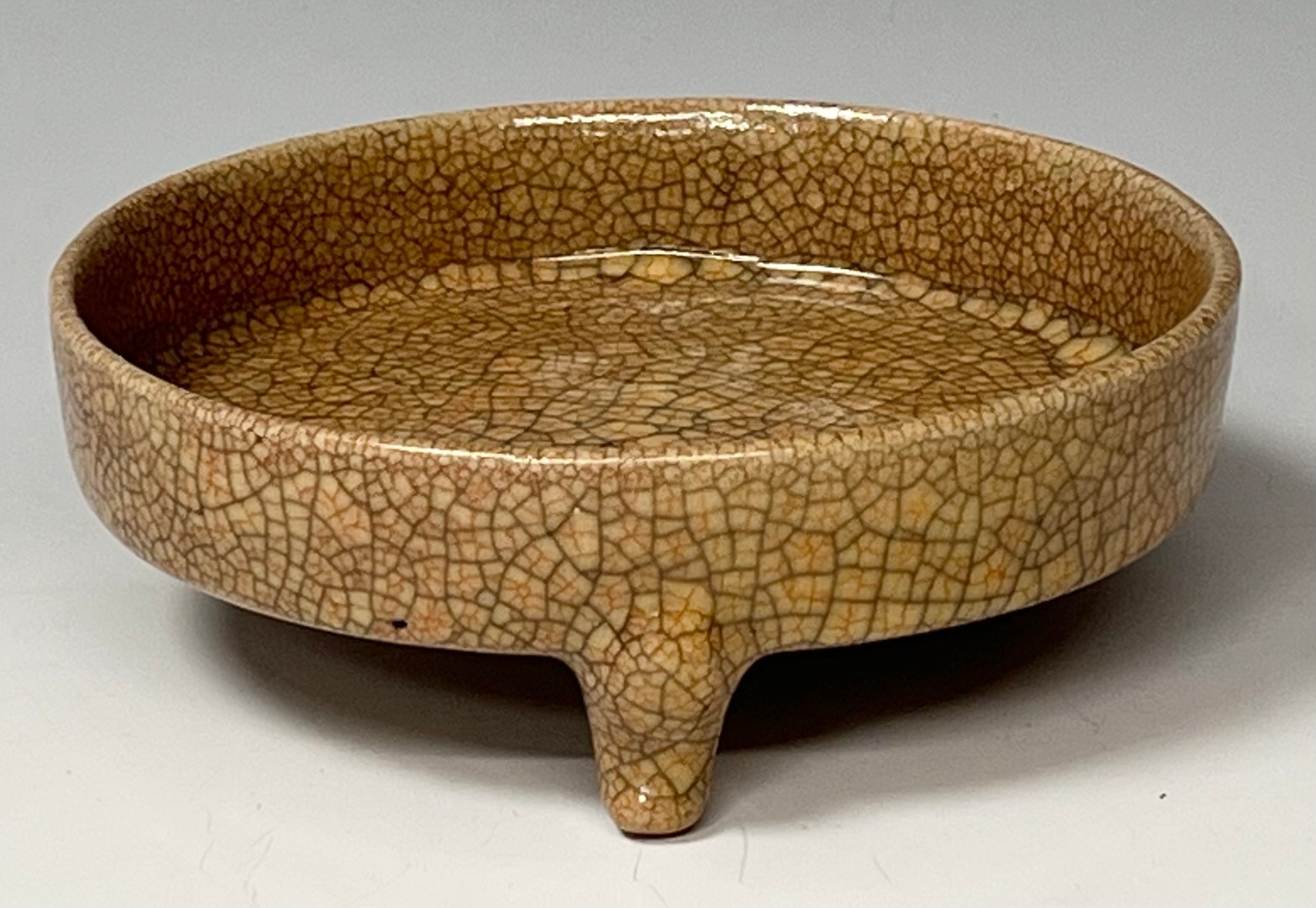 A contemporary Chinese crackle glazed censer, tripod feet, 14cm diameter - Image 2 of 2