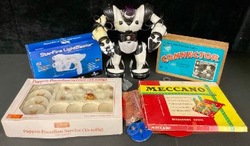 Toys - a Japanese WowWee Robot, battery operated, c.2004; a Dreamcast Starfire LightBlaster,