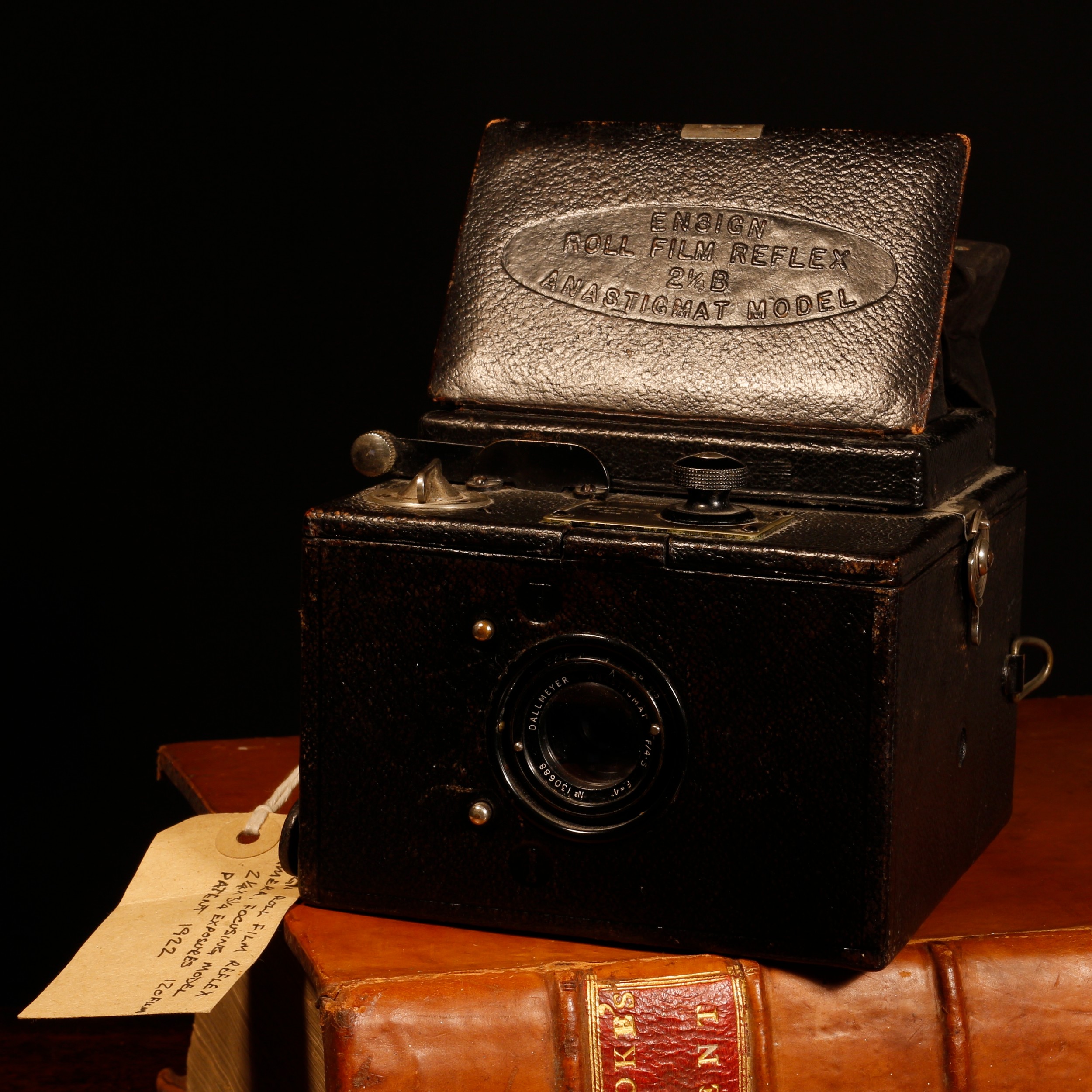 Photography - A Houghton-Butcher Ensign Roll Film Reflex 120 SLR, 2 1/4 B anistigmatic model ( - Image 2 of 2