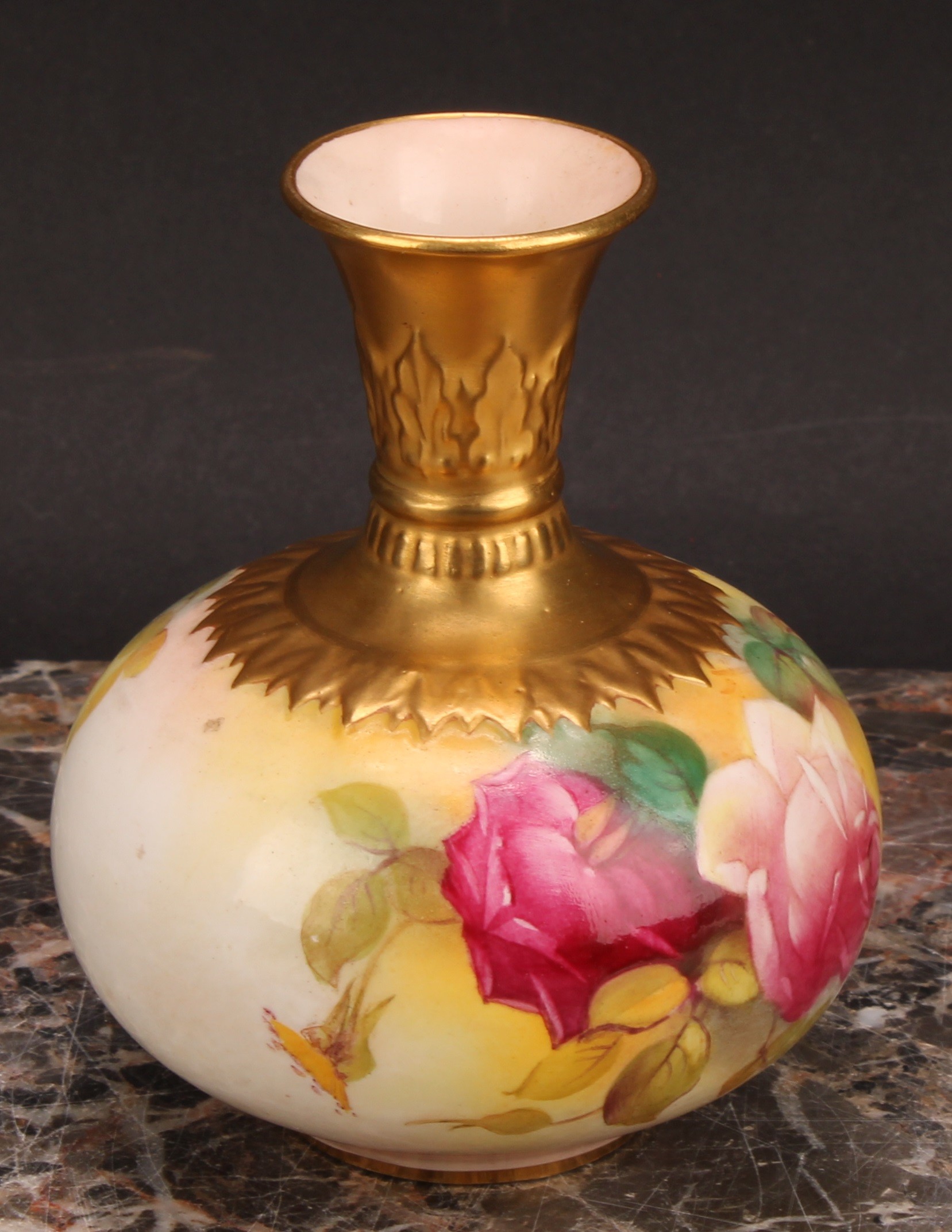 A Royal Worcester compressed ovoid vase, painted by M. Hunt, signed, with Hadley style roses, gilt - Image 4 of 6