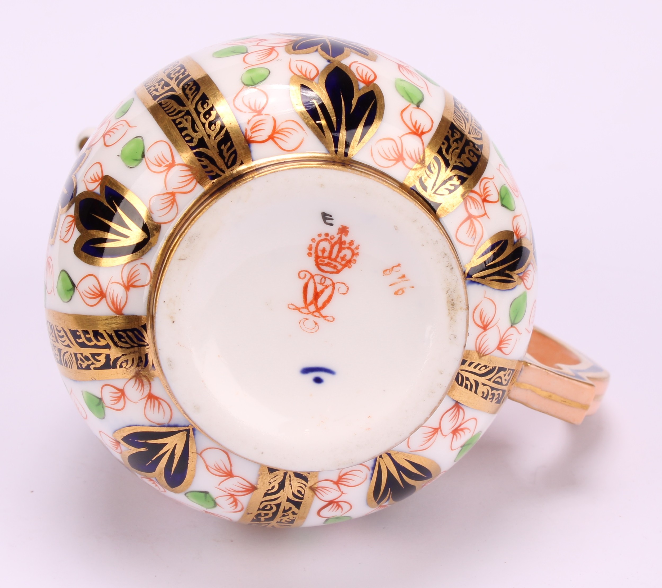 A Derby Crown Porcelain Company Imari palette 1128 pattern milk jug and two handled sucrier and - Image 5 of 9