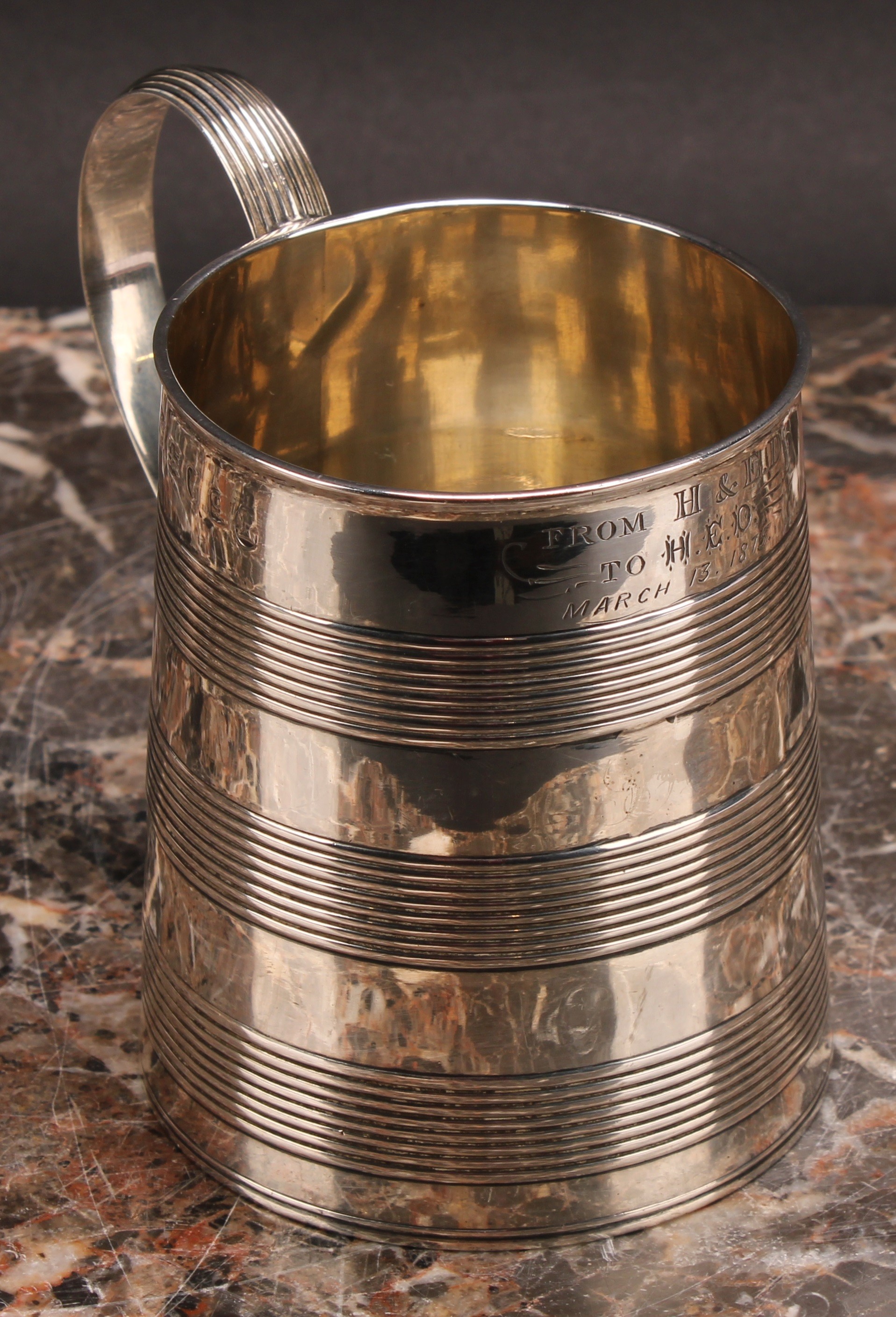 The Bateman Family -a George III silver spreading cylindrical mug, reeded bands and scroll handle, - Bild 2 aus 4