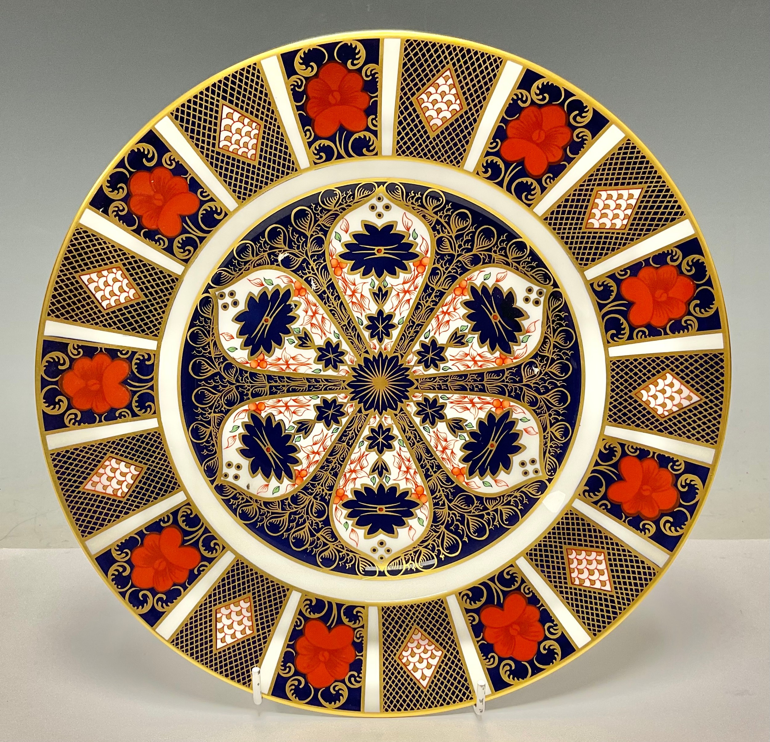 A Royal Crown Derby Imari 1128 pattern dinner plate, first quality